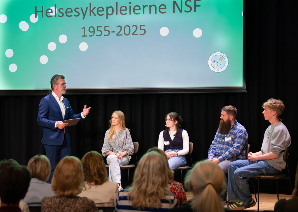 pandeldebatt på helsesykepleierjubileet bildet viser pandeldebatt på helsesykepleierjubileet