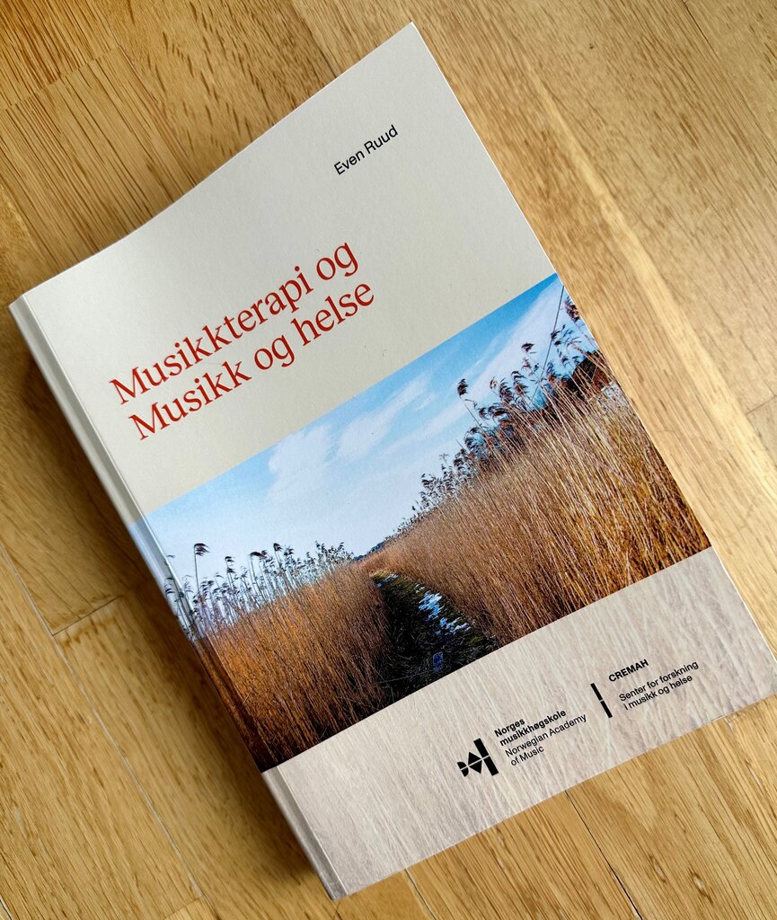 bildet viser boka til Even Ruud