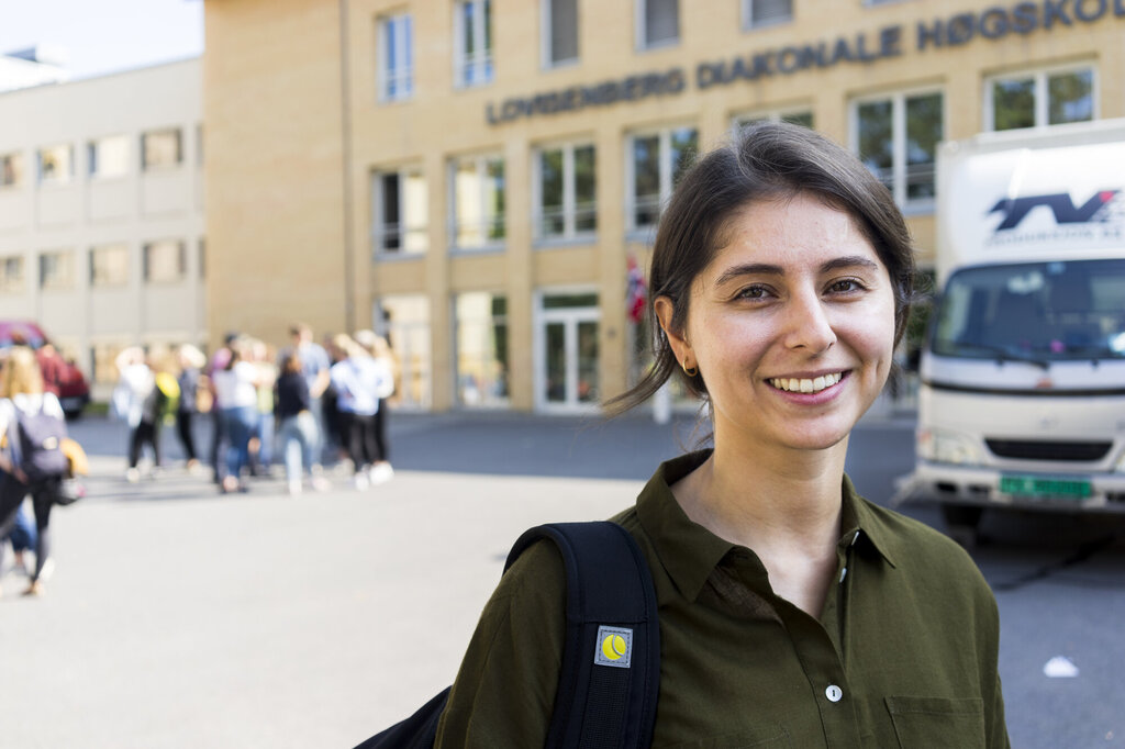 bildet viser student Lozan Balisany ved Lovisenberg