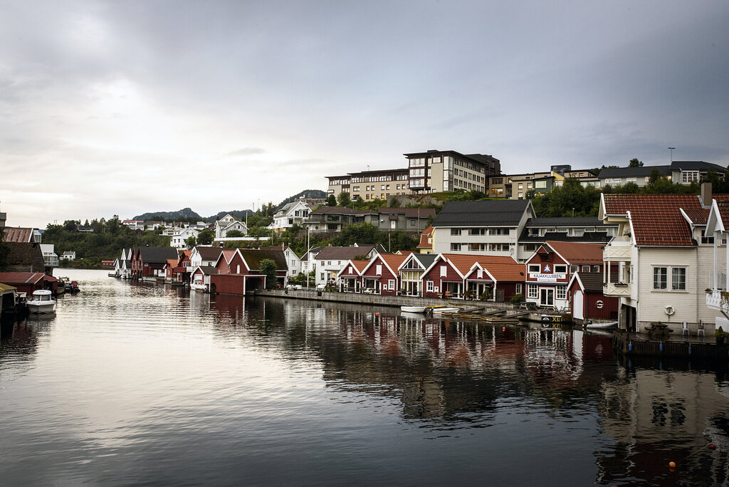 Flekkefjord sykehus sett fra sjøsiden