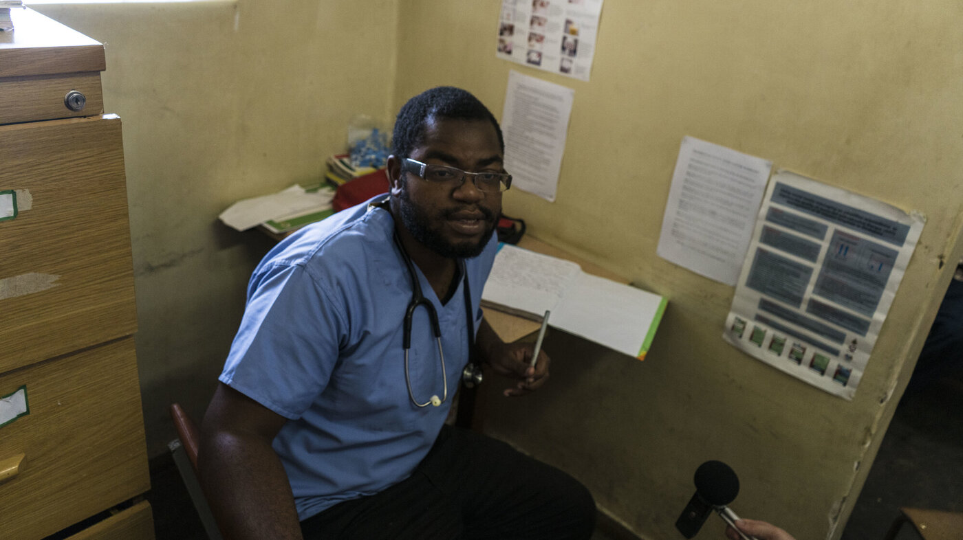 Dr. Sasa Dr. Sasa, allemennlege på Karanda sykehus, Zimbabwe