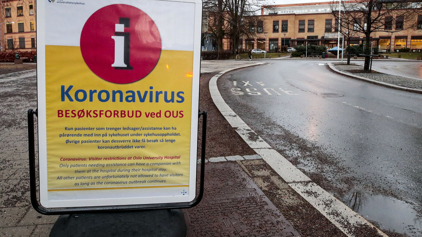 Koronaskilt ved Ullevål sykehus