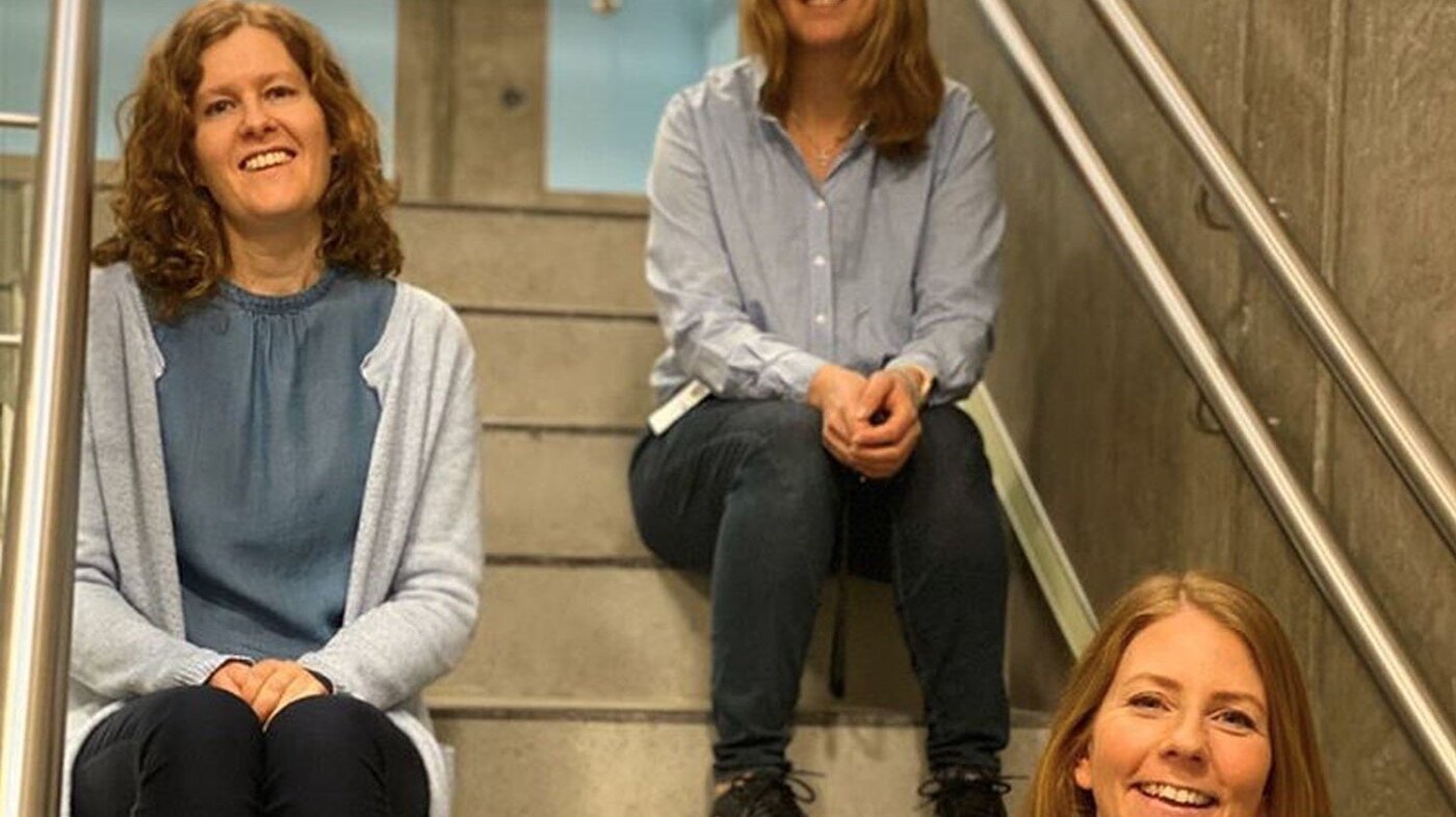 Smittesporing, Øygarden Bildet viser tre som jobber med smittesporing i Øygarden.