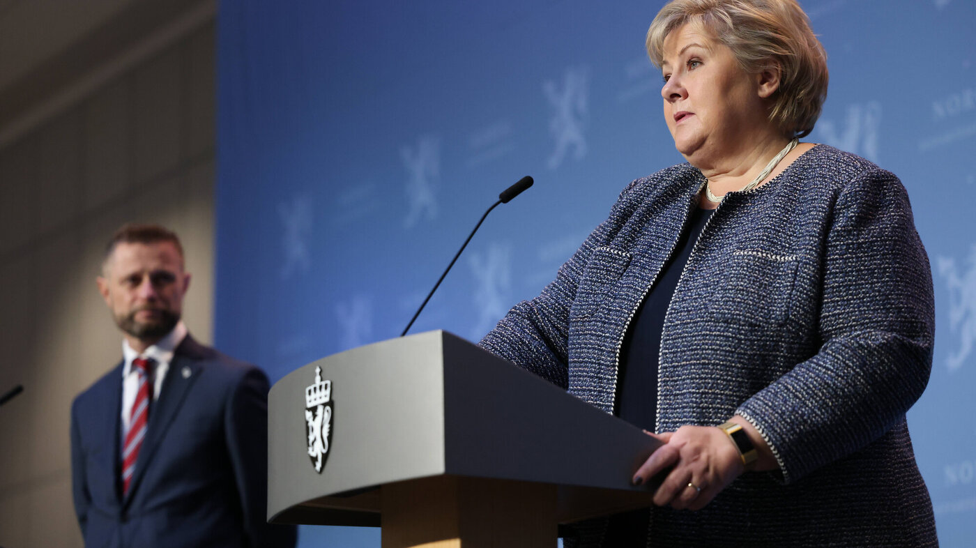 Bildet viser Bent Høie og Erna Solberg.