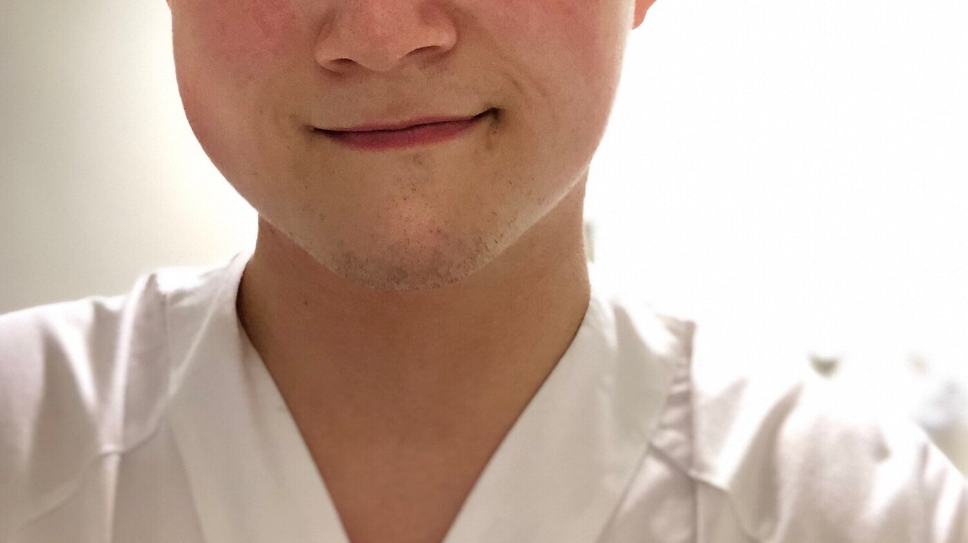 Daniel Hunstad Bildet viser Daniel Hunstad med merker i ansiktet etter maskebruk.