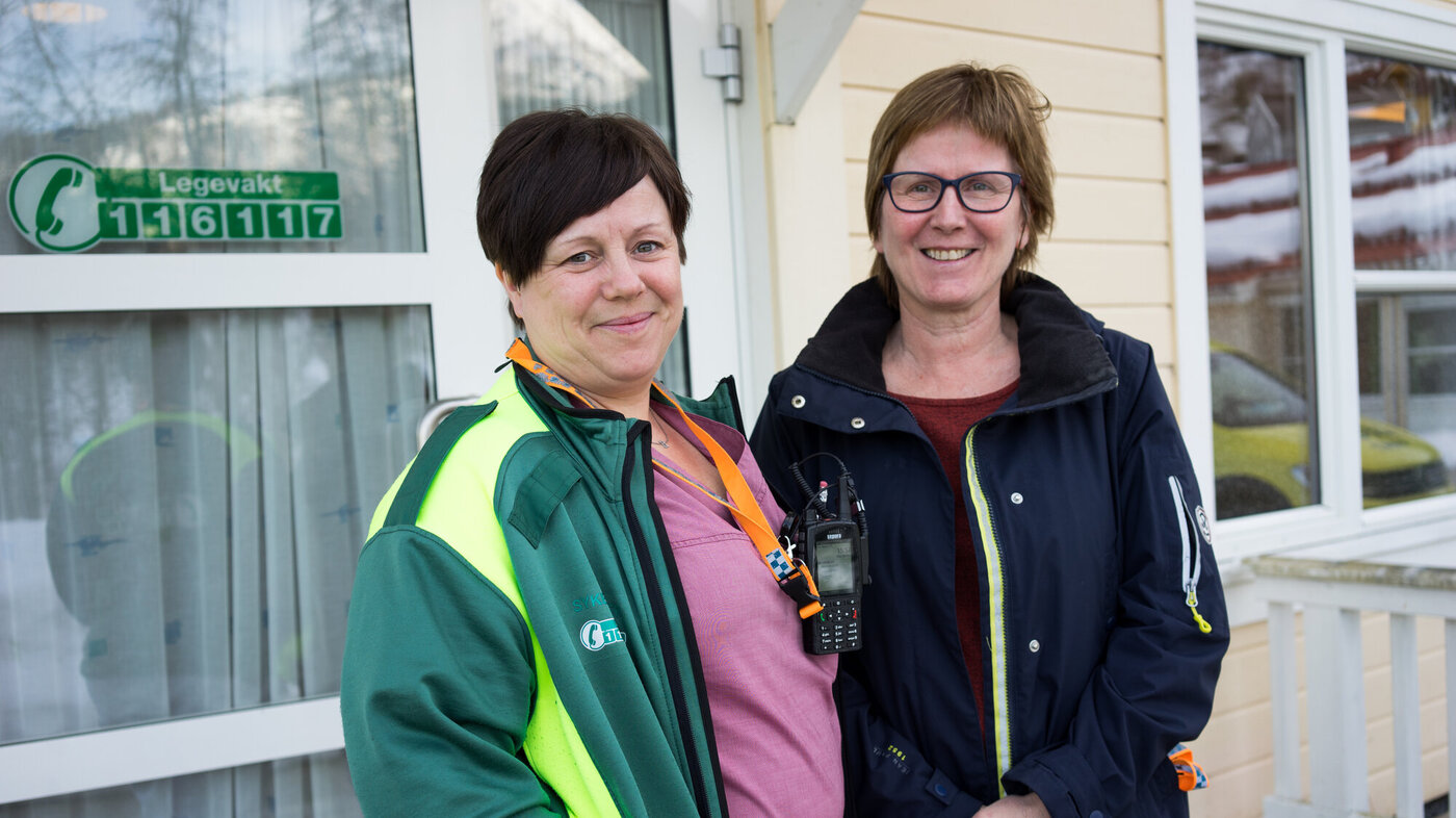 bildet viser Anne Grete Husebø (til venstre) og Ingunn S Feidje 