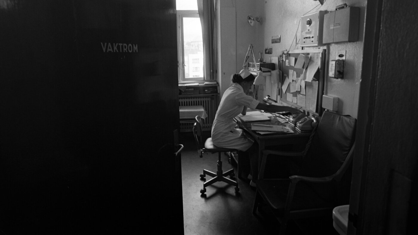 Bildet viser Ellen Sund på vaktrommet.