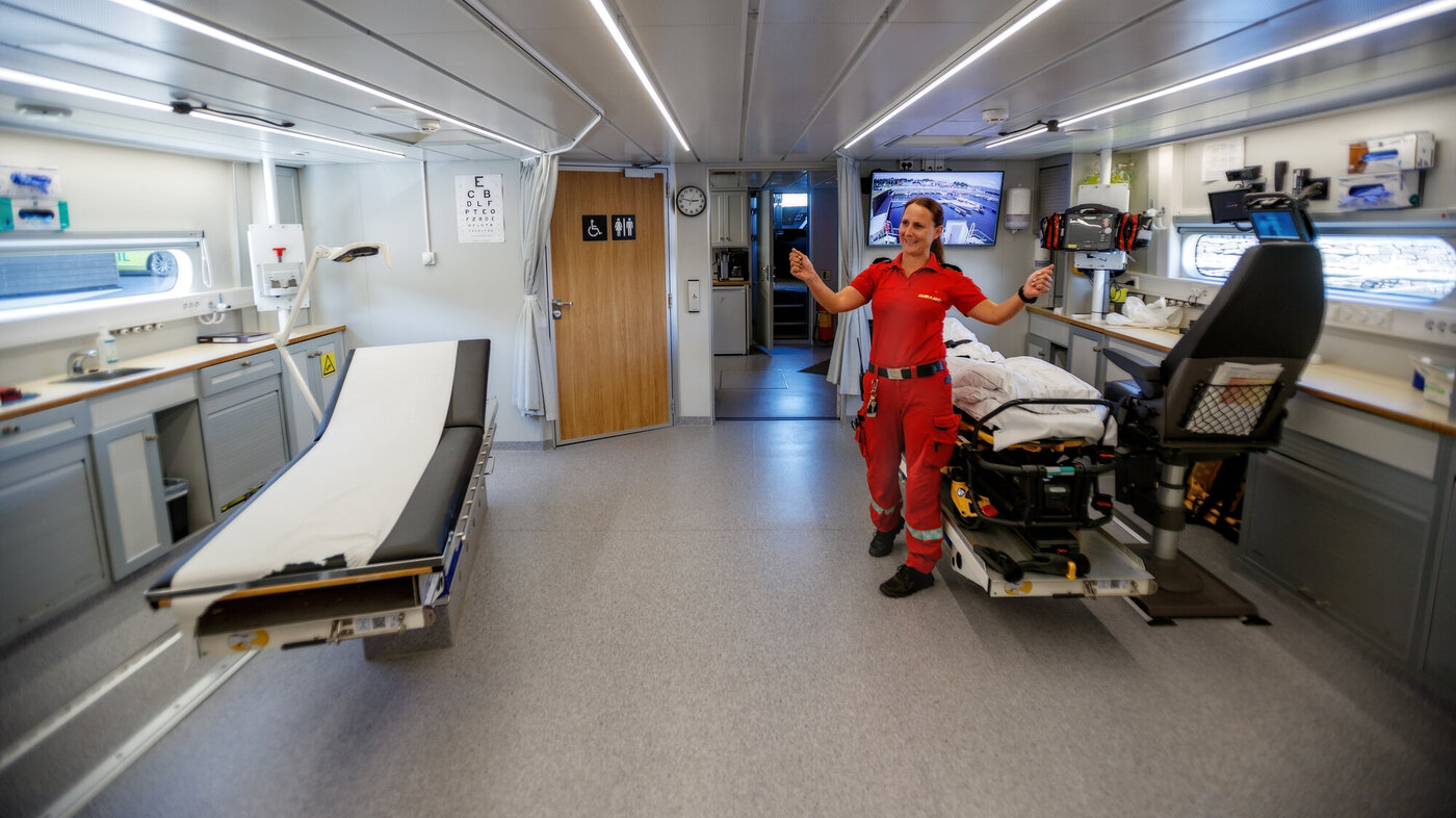 Bildet viser interiøret i ambulansebåten