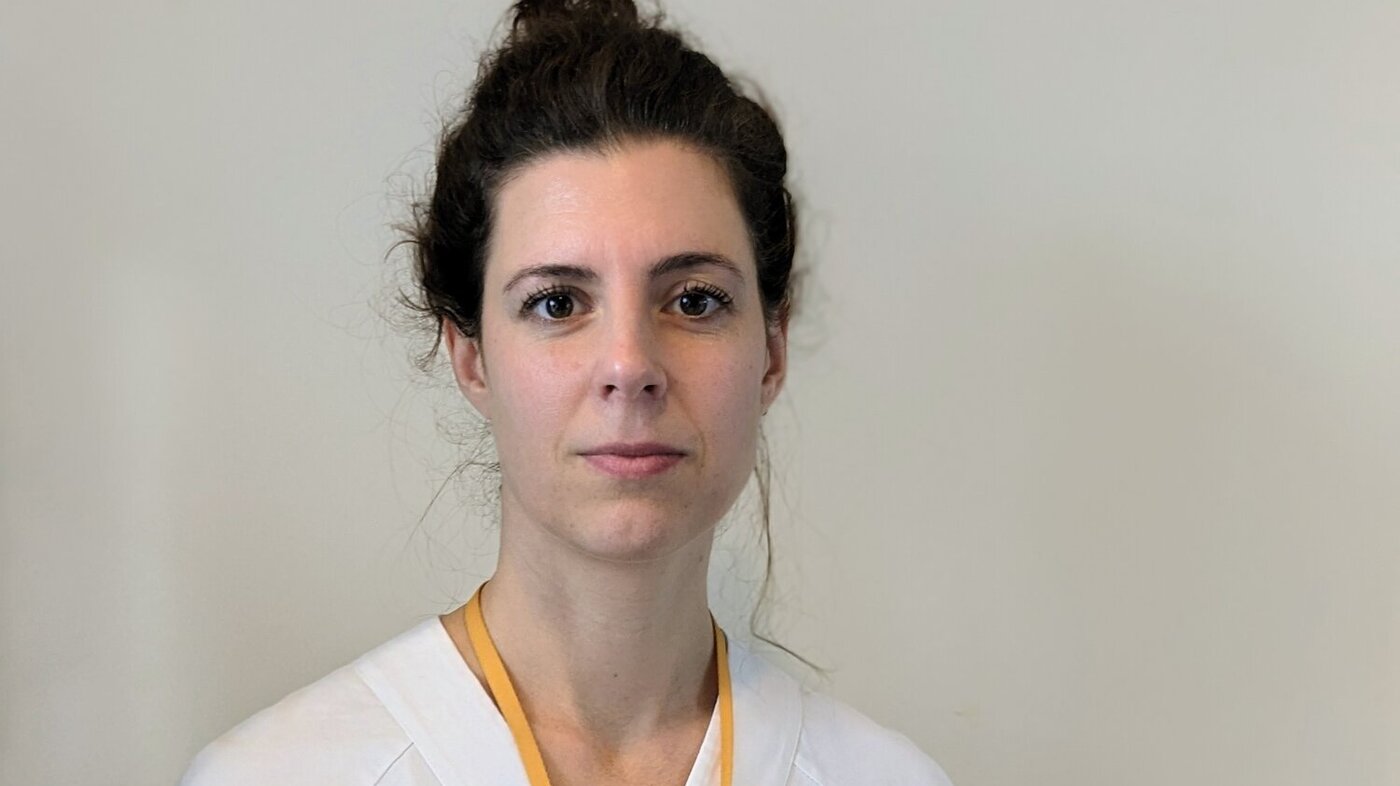 Bildet viser Malena Chronholm Bøyesen på jobb i uniform.