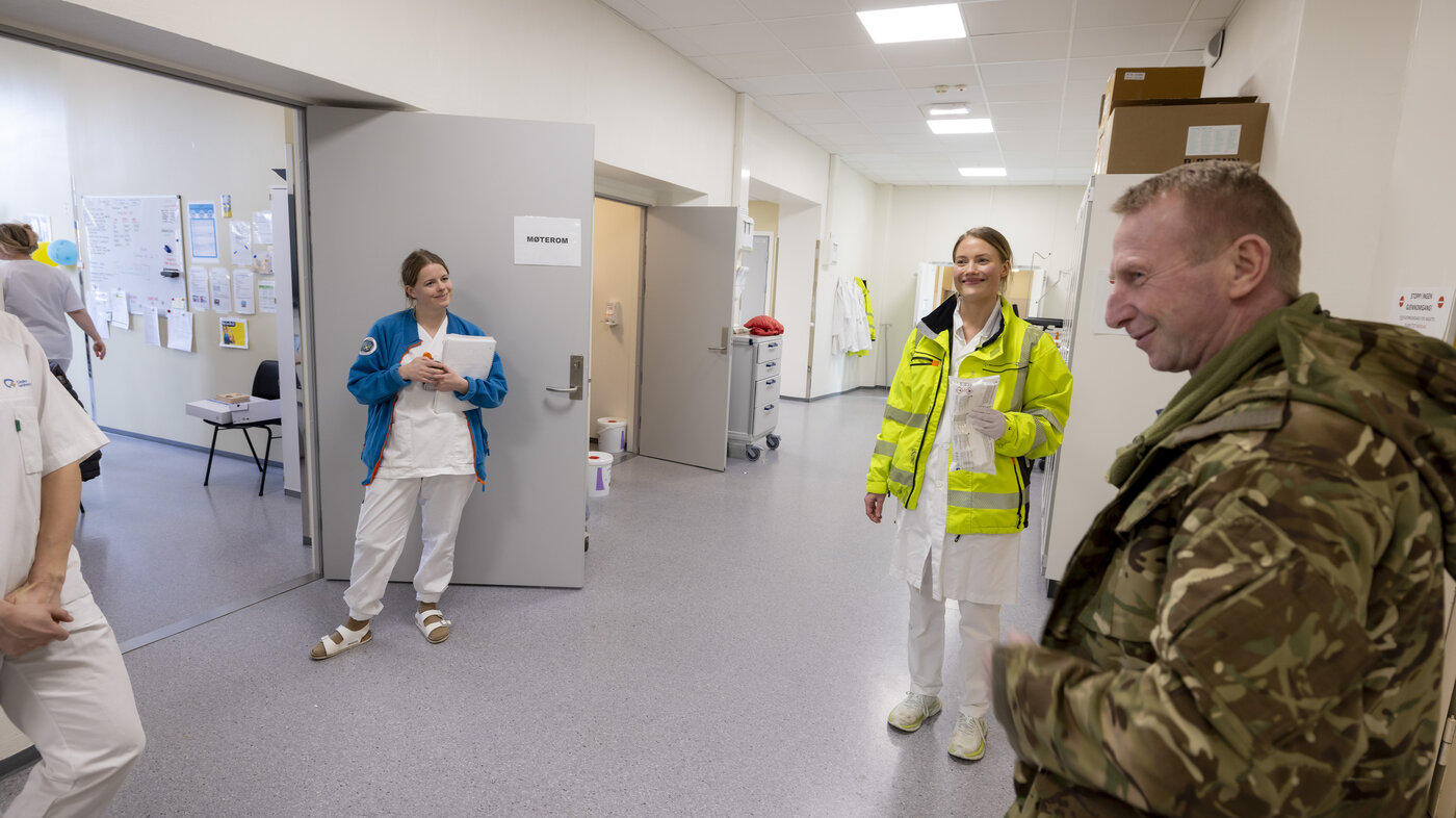 ildet viser sykepleiere på Medevac-posten.