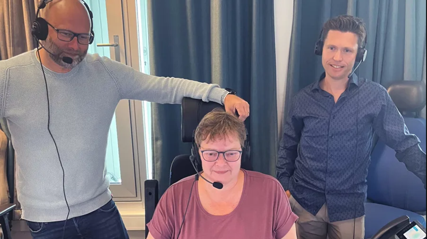 AMK-sentralen, St. Olavs hospital Bildet viser leger og operatør ved AMK-sentralen.