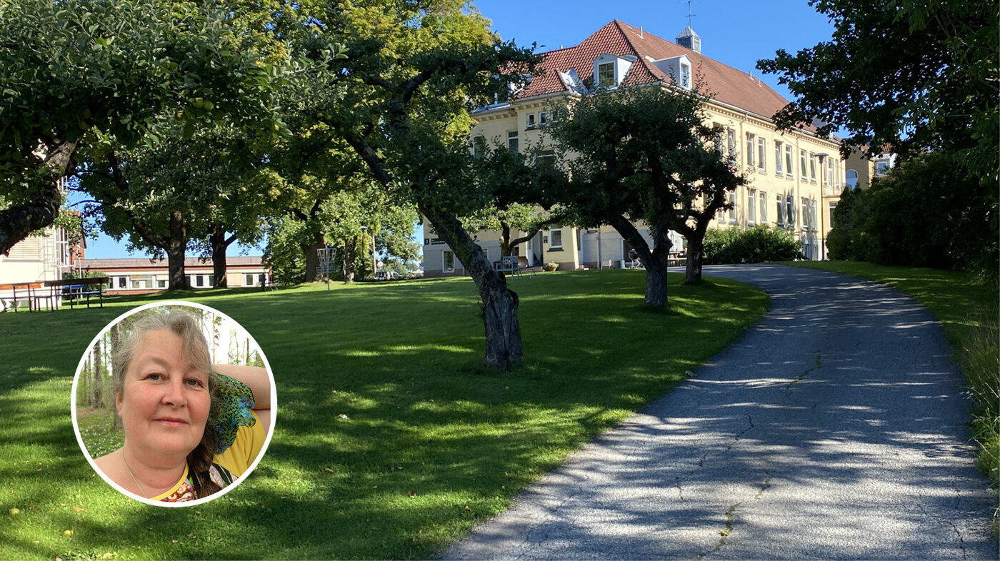 Bildet viser Blakstad sykehus i sommerlige omgivelser