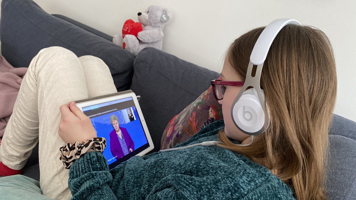 Bilde av jente med ipad