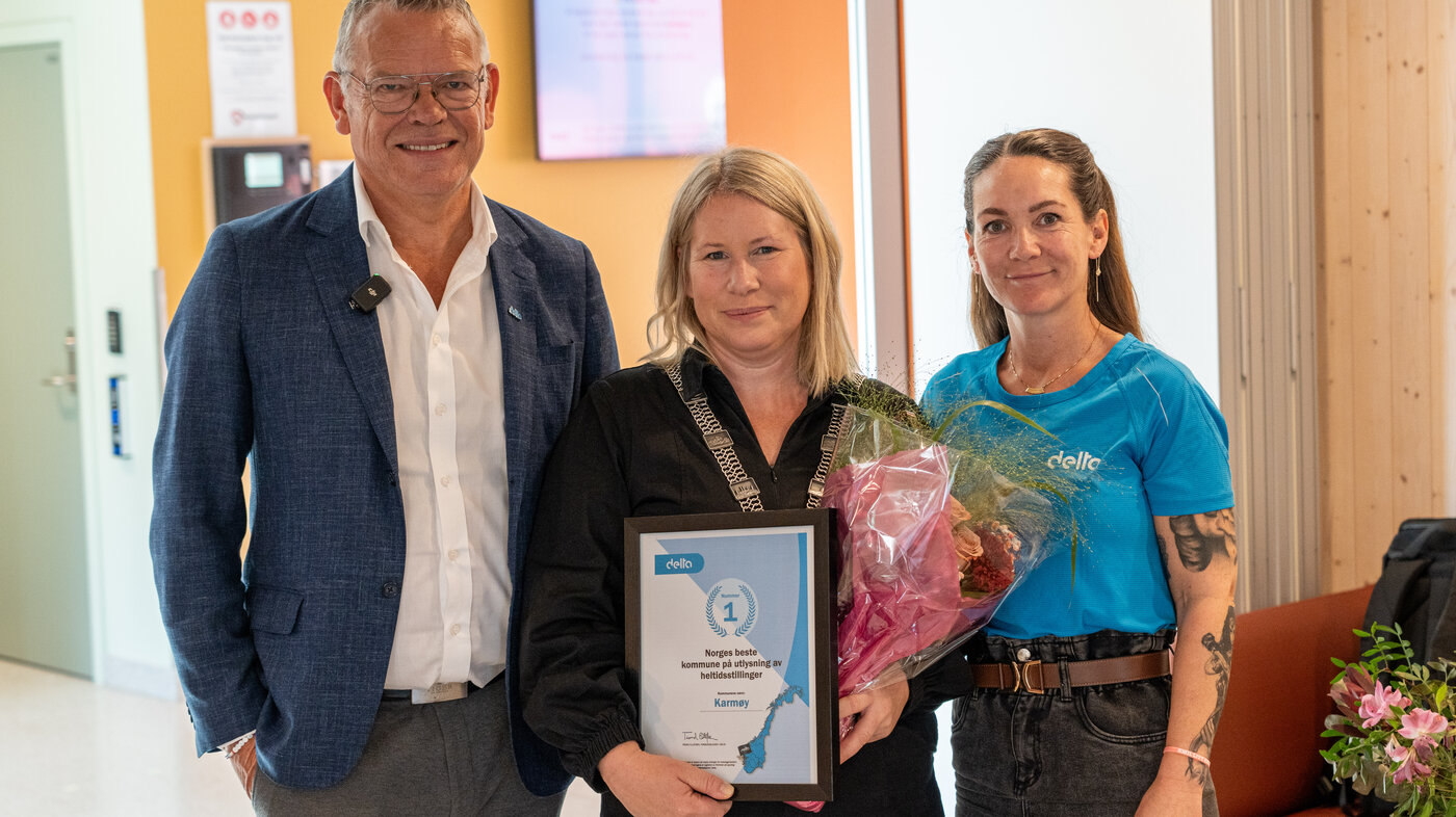 Bildet viser f.v: Trond Ellefsen, forbundsleder i Delta, varaordfører May Synnøve Rygh og hovedtillitsvalgt i Delta Karmøy Camilla Sandhåland Bildet viser f.v: Trond Ellefsen, forbundsleder i Delta, varaordfører May Synnøve Rygh og hovedtillitsvalgt i Delta Karmøy Camilla Sandhåland