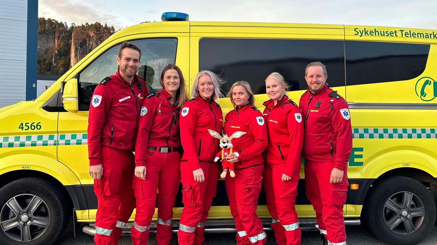 Bildet viser fra venstre Simen Engebretsen, Lotte Andersen, May Bente Klausen, Anja Rinø, Charlotte Bråthen og Kim André Forsberg som utgjør styret i Stiftelsen Ambulotta. Bildet viser fra venstre Simen Engebretsen, Lotte Andersen, May Bente Klausen, Anja Rinø, Charlotte Bråthen og Kim André Forsberg som utgjør styret i Stiftelsen Ambulotta.