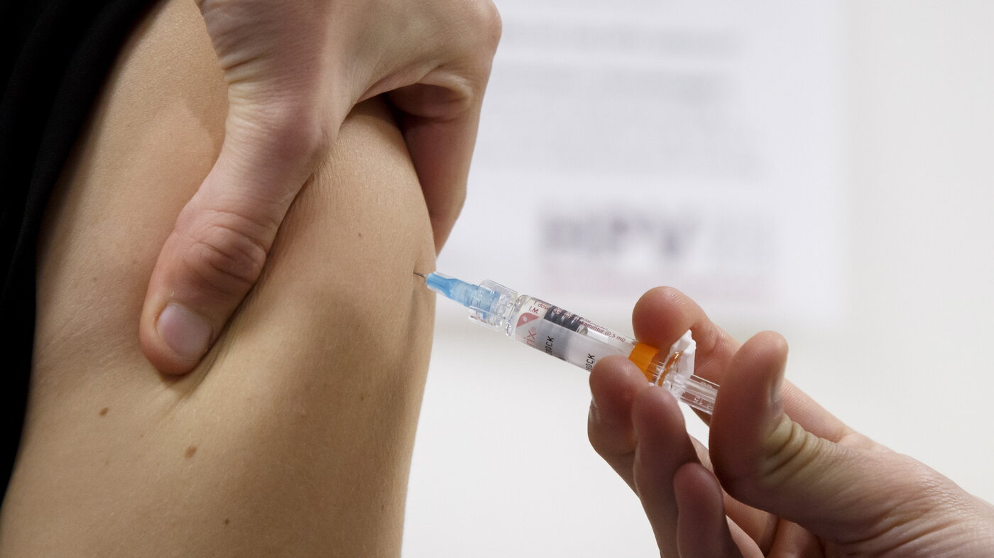 bilde av sprøyte med hpv-vaksine