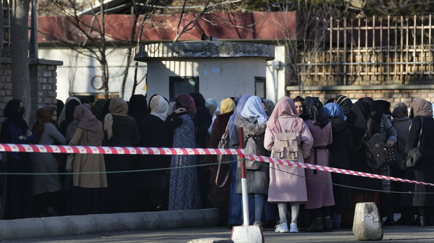 Bilde kvinnelige studenter i Kabul