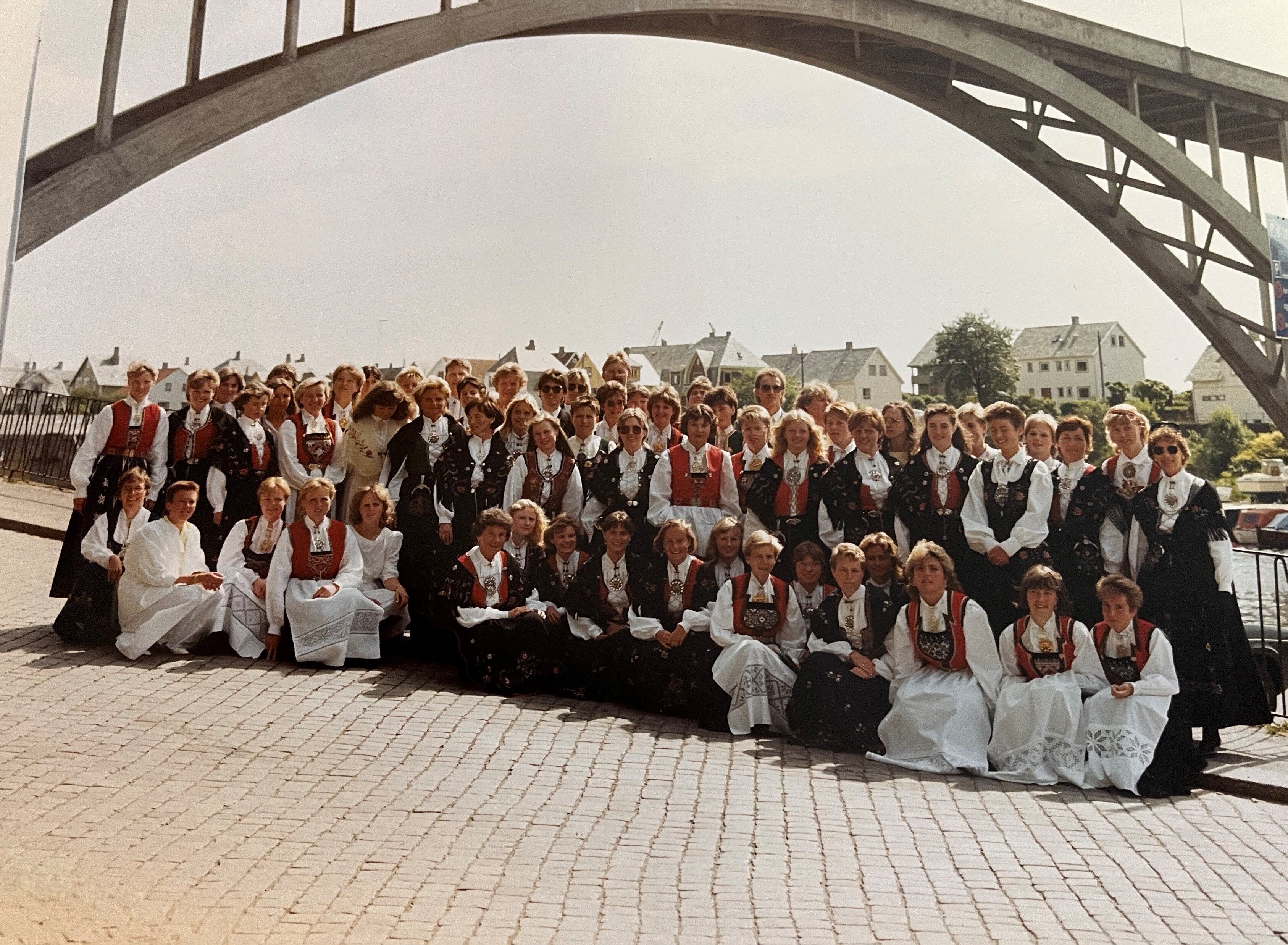 Bildet viser klassebilde fra 1985