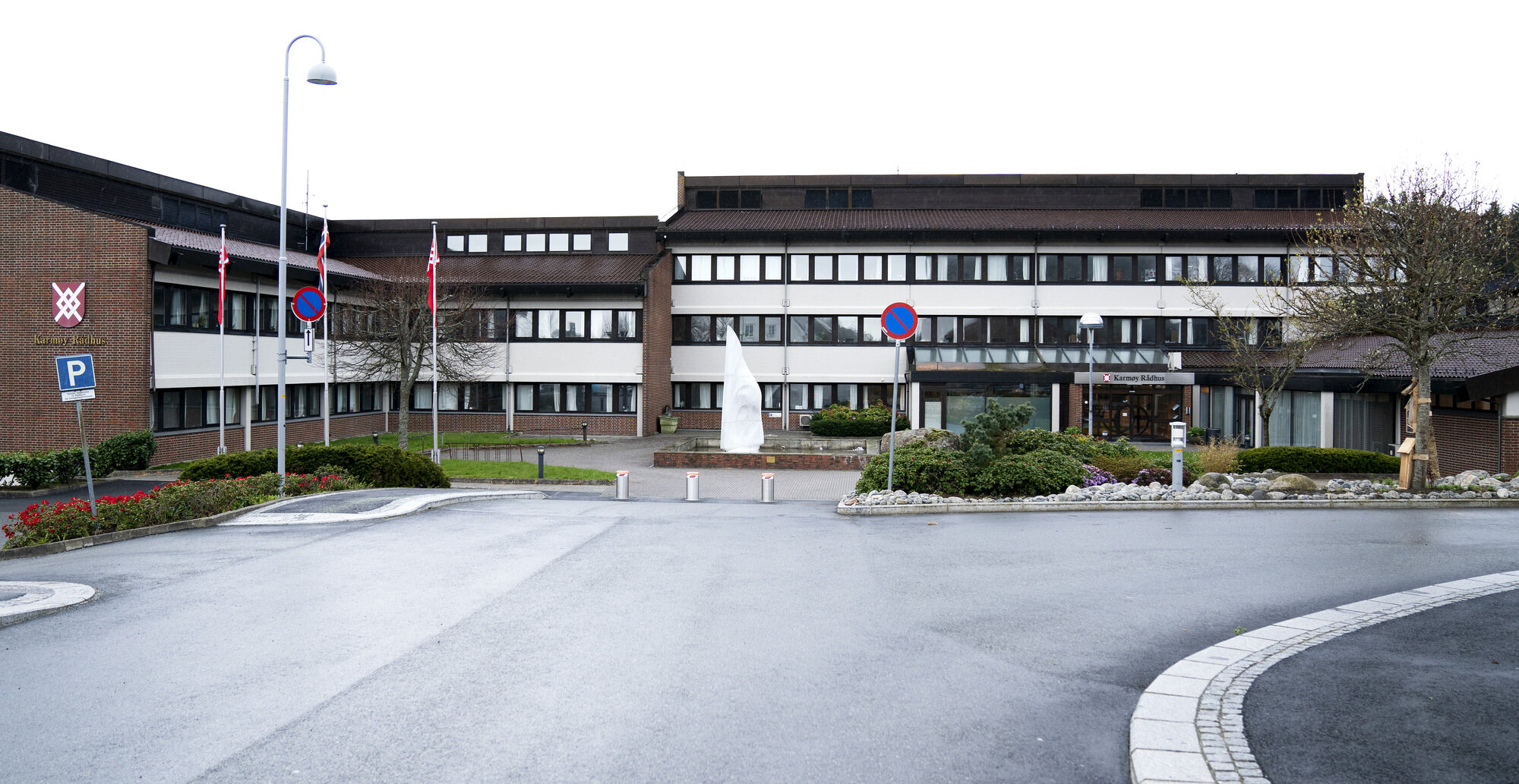 Bilde av rådhuset i Karmøy kommune