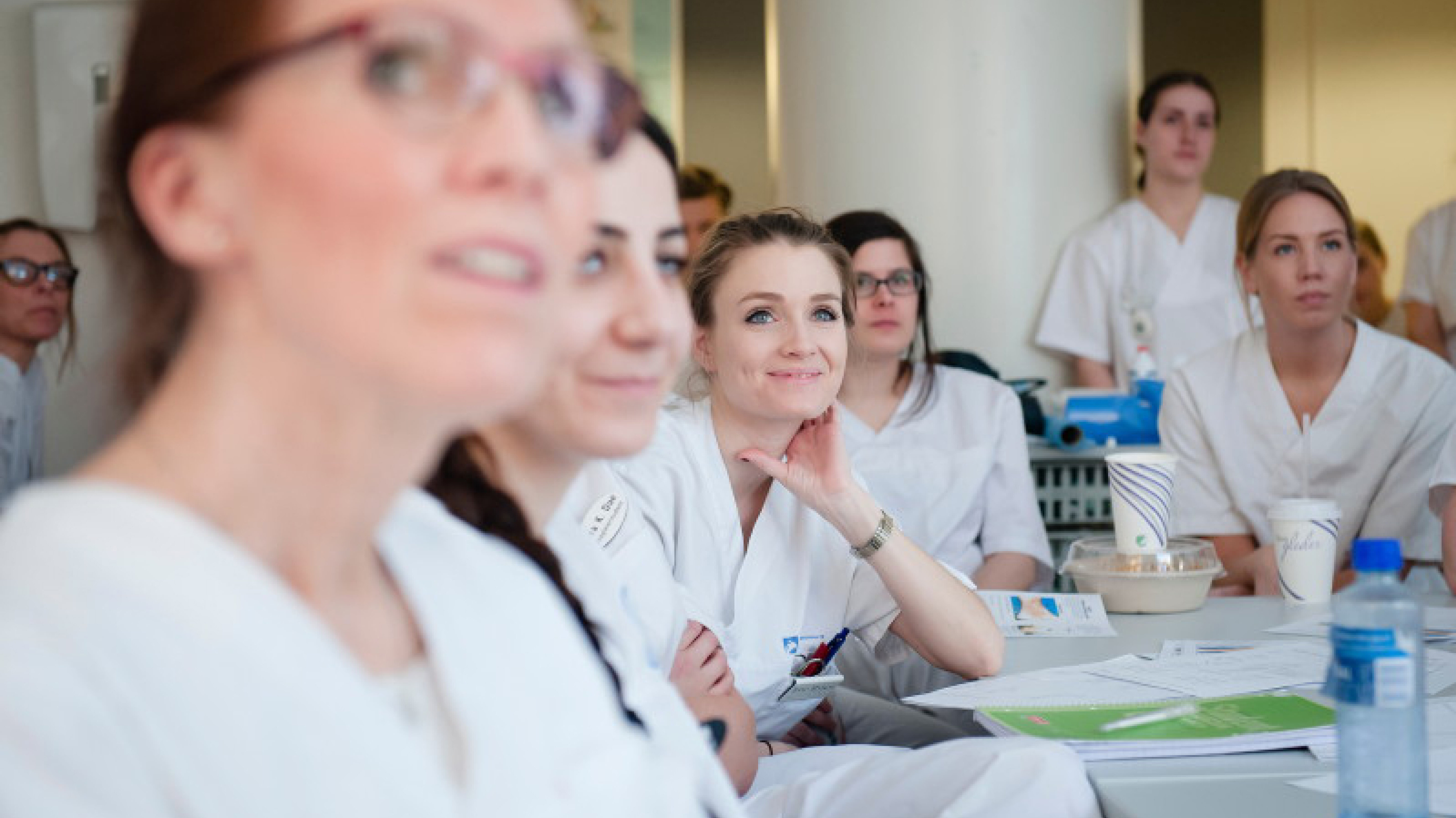 Bildet viser sykepleierstudenter Bildet viser sykepleierstudenter