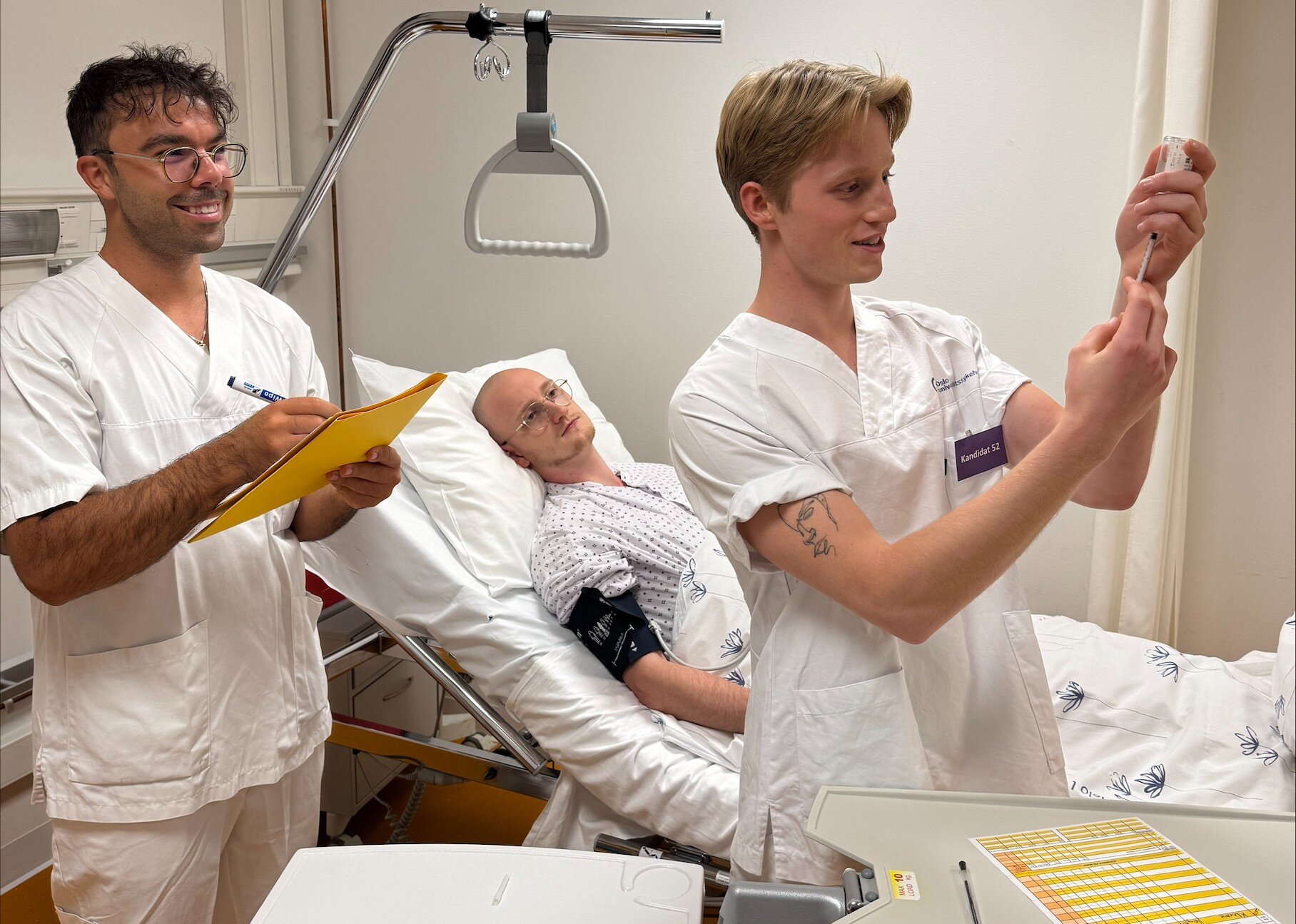 Bildet viser en student ved Oslomet som har OSKE-eksamen