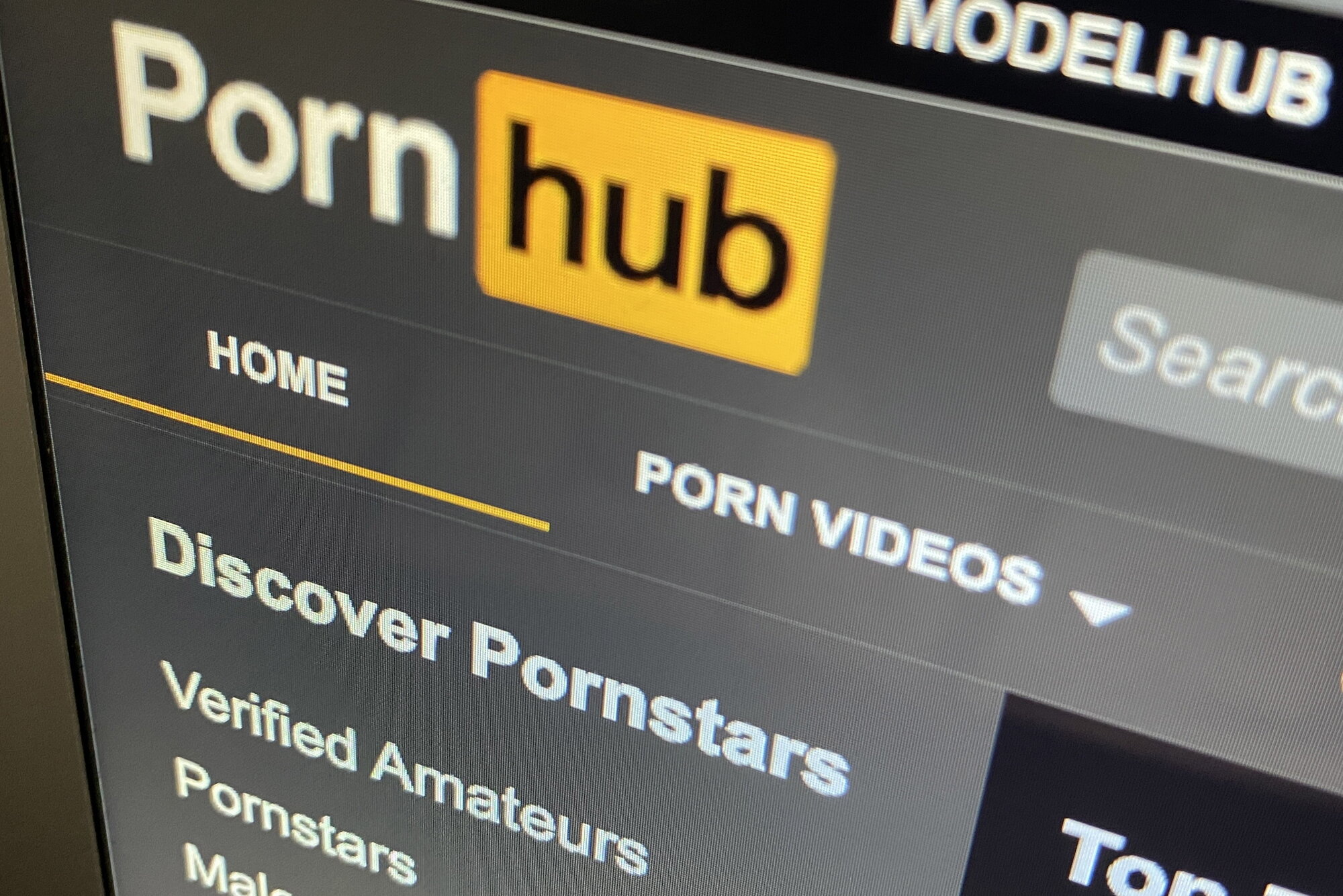 Bildet viser deler av nettsidene til Pornhub.