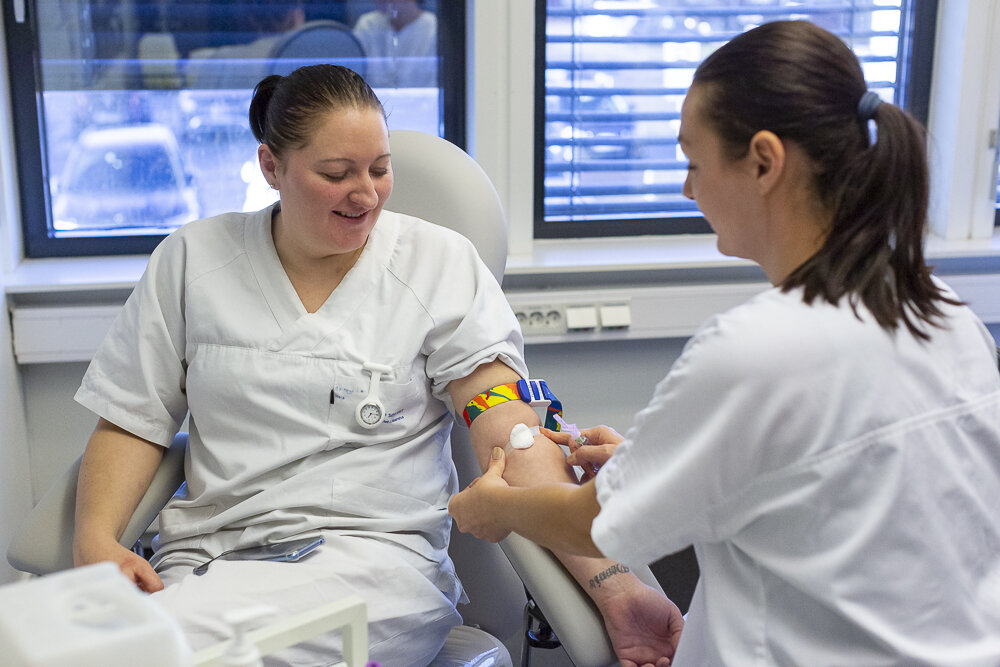 bildet viser to fra helsesekretærutdanningen