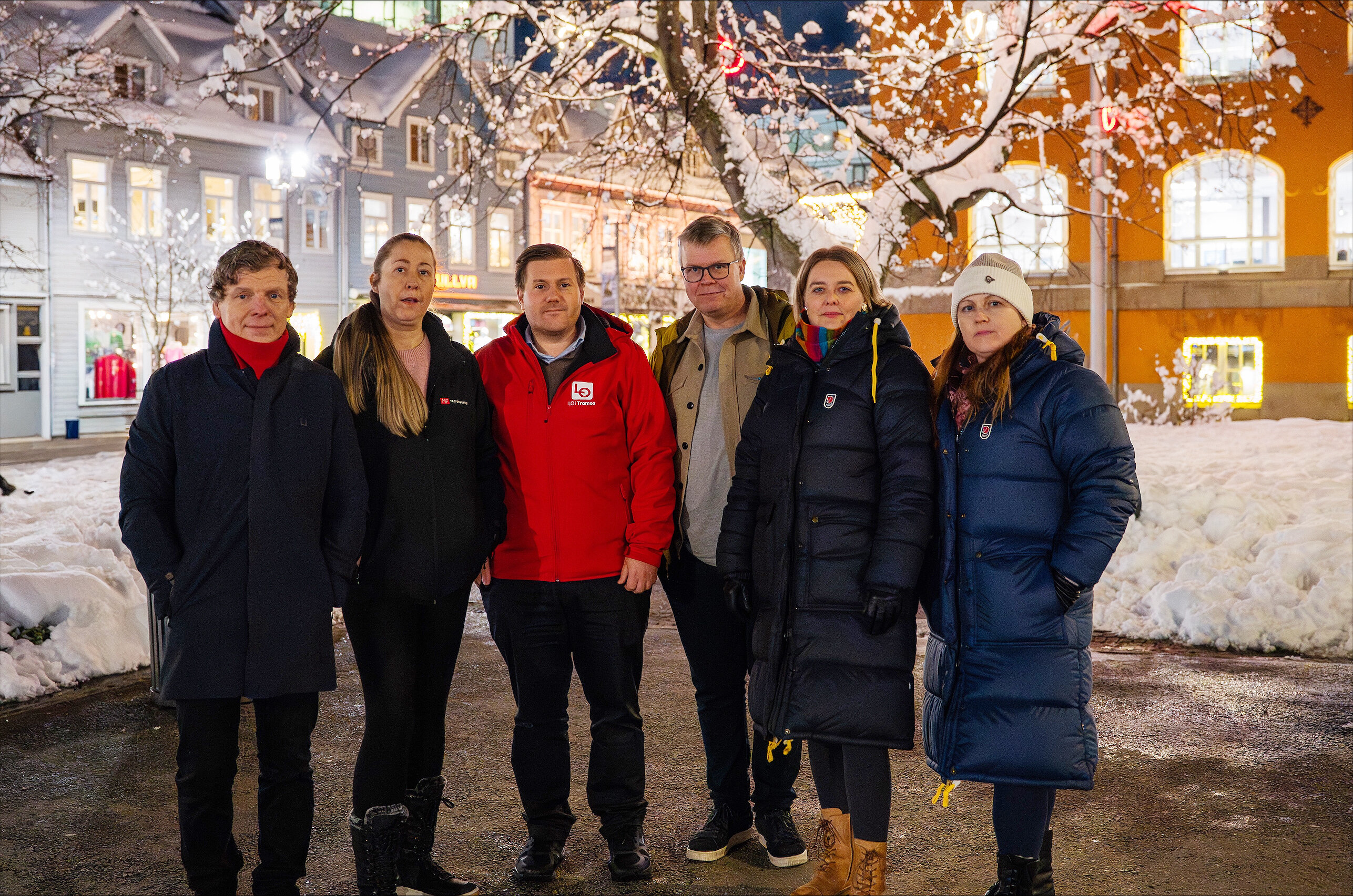 PROTEST I NORD: Fra venstre; Henrik Gaup (Akademikerne), Maika Soleng (Fagforbundet/LO), Torleif Nordbakk (LO), Erling Mickal Solvang (Delta/YS), Kathrine Aursand (UDF/UNIO) og Linda Therese Norrie (NSF/UNIO). Foto: UNIO