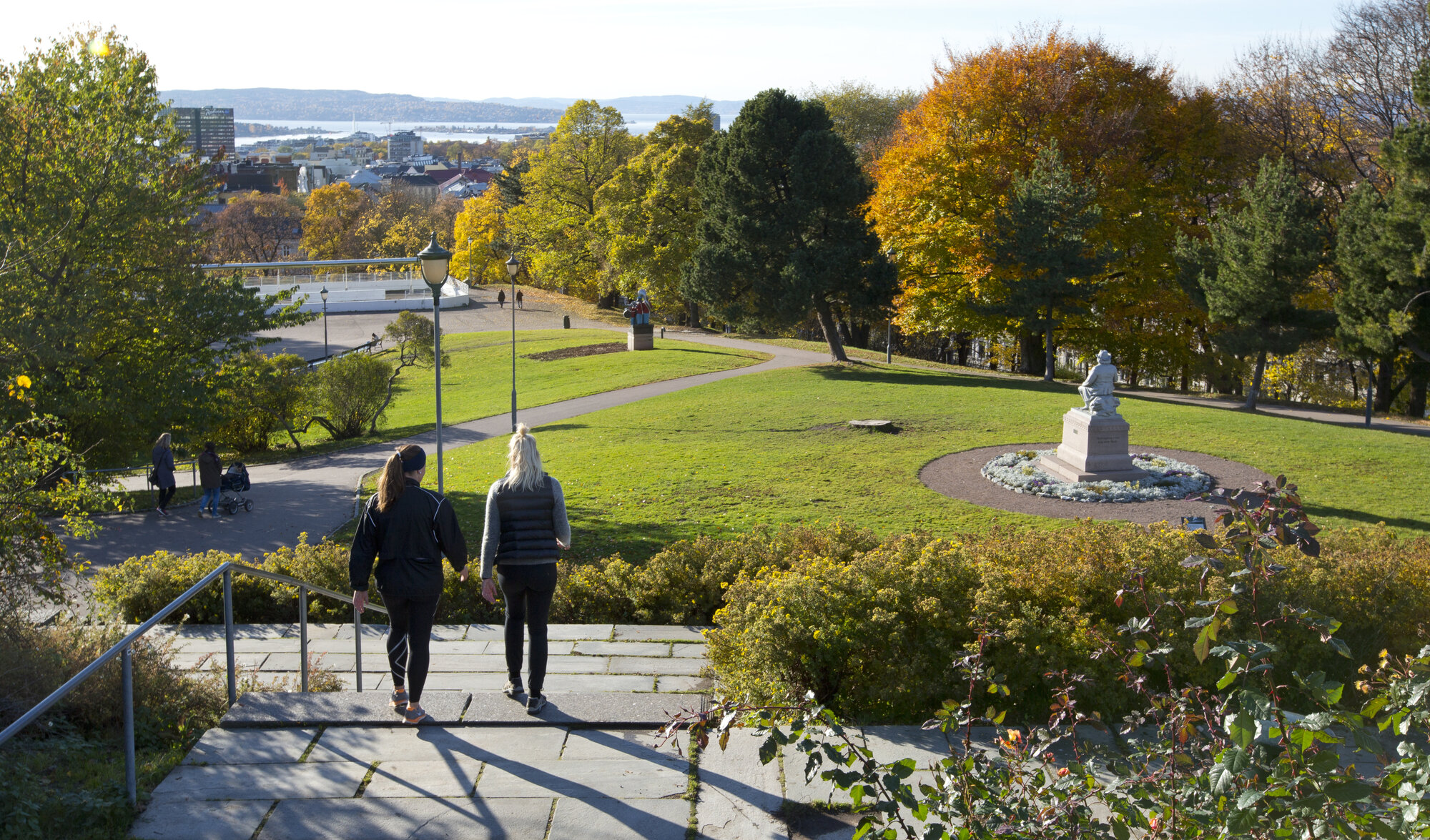 Bildet viser et parkområde i bydel St. Hanshaugen i desember.