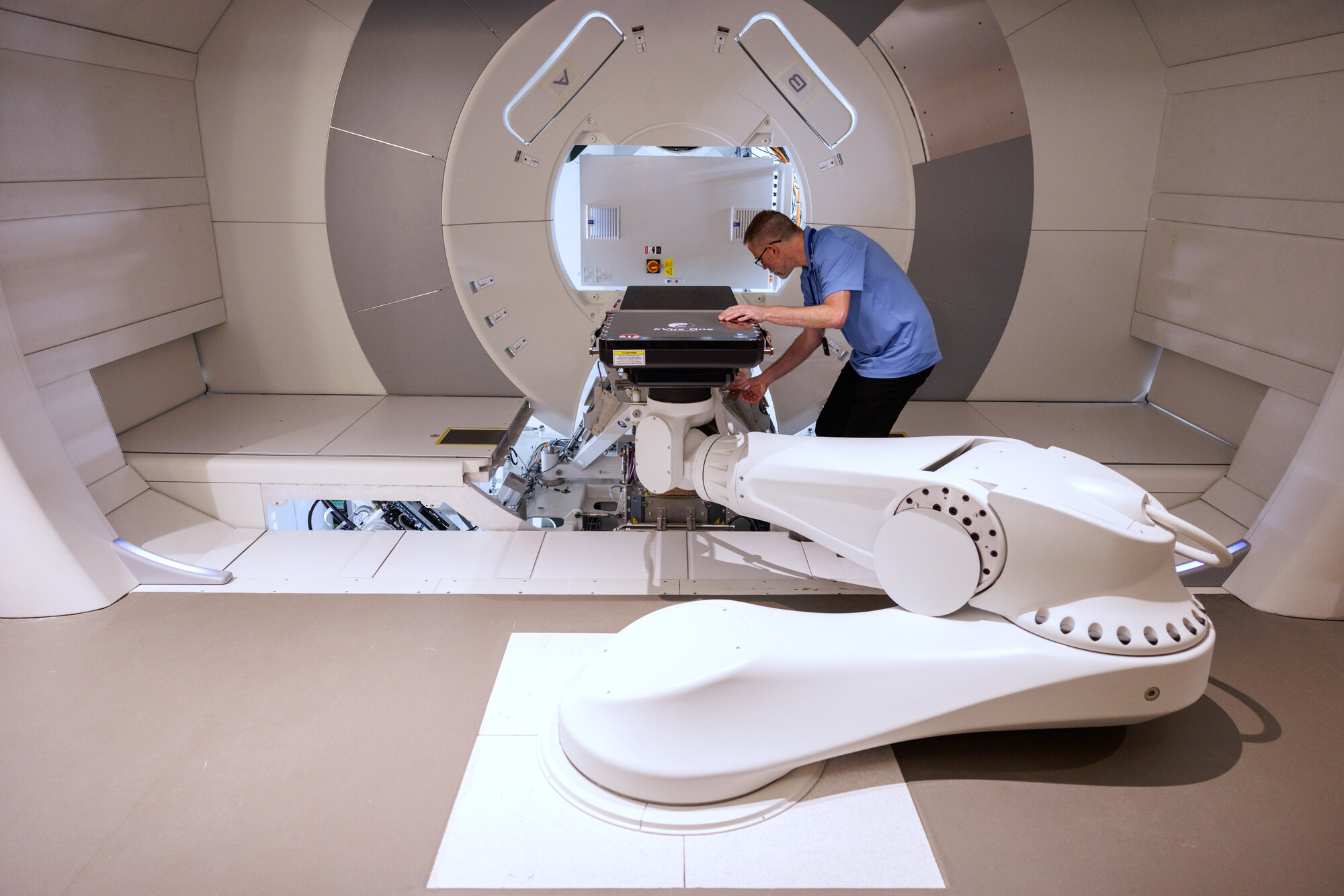 Bildet viser et av de tre nye protonstråleterapiromet på Radiumhospitalet.