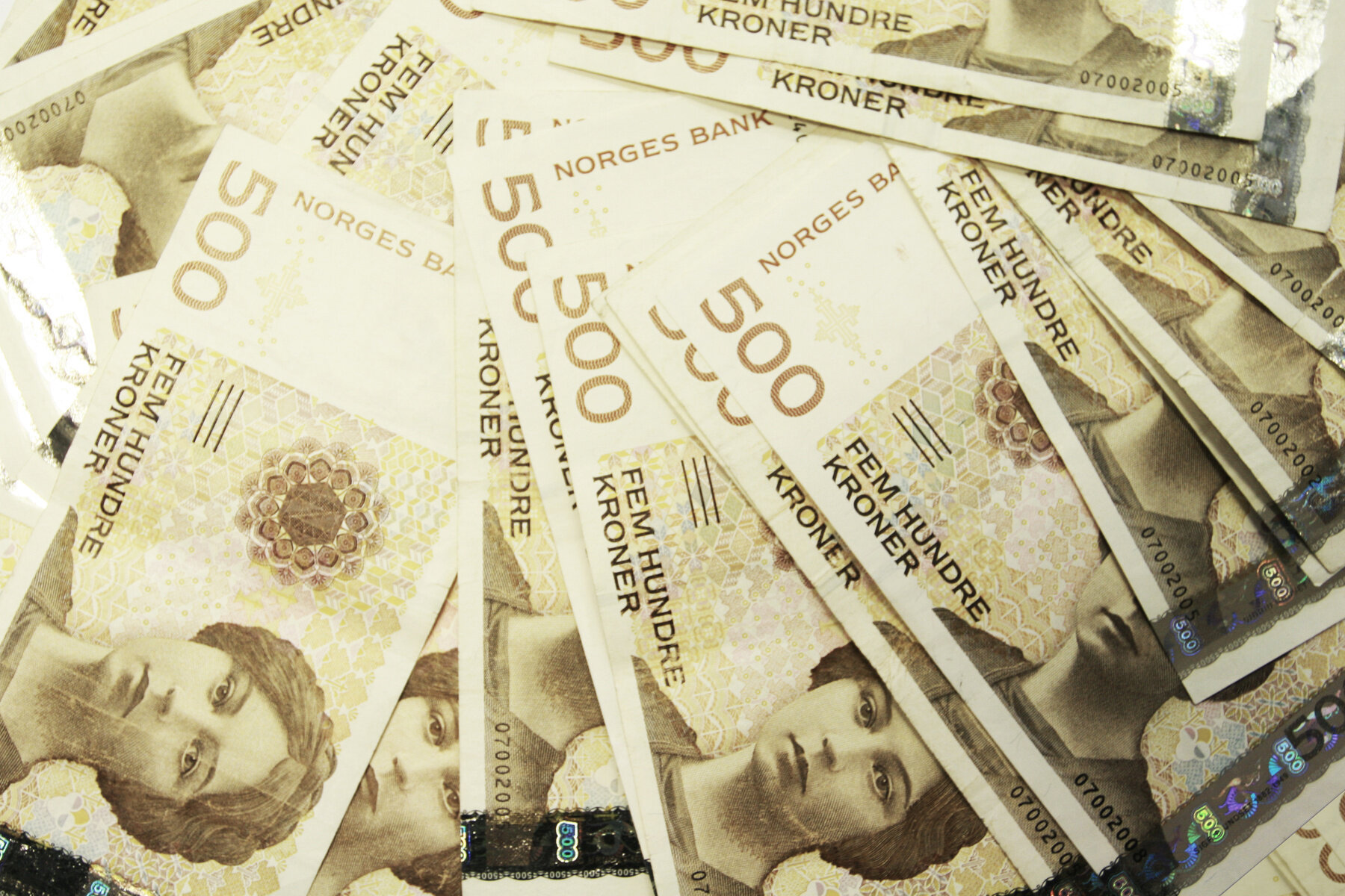 Bildet viser mange 500-lapper