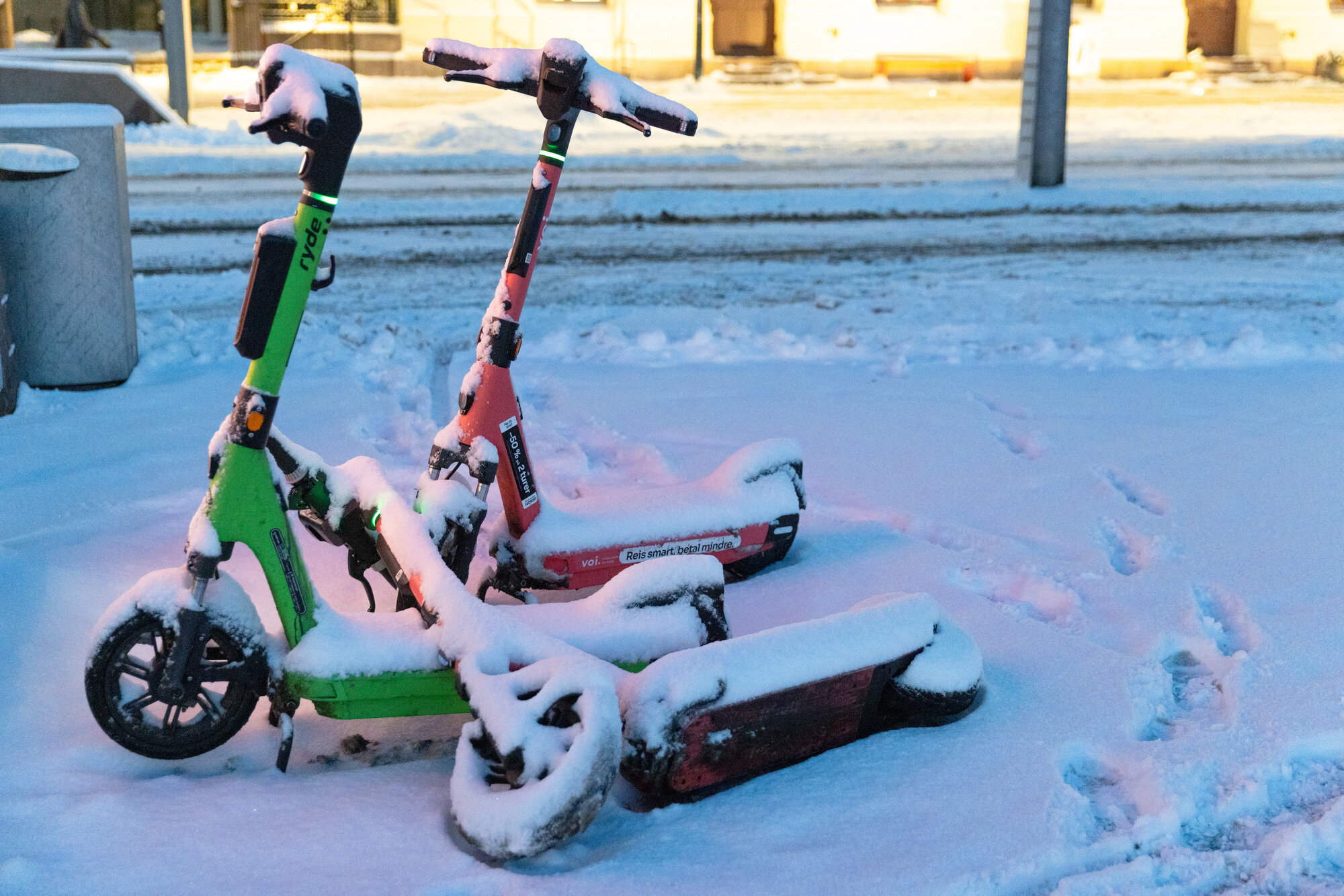 Bilde av elsparkesykler