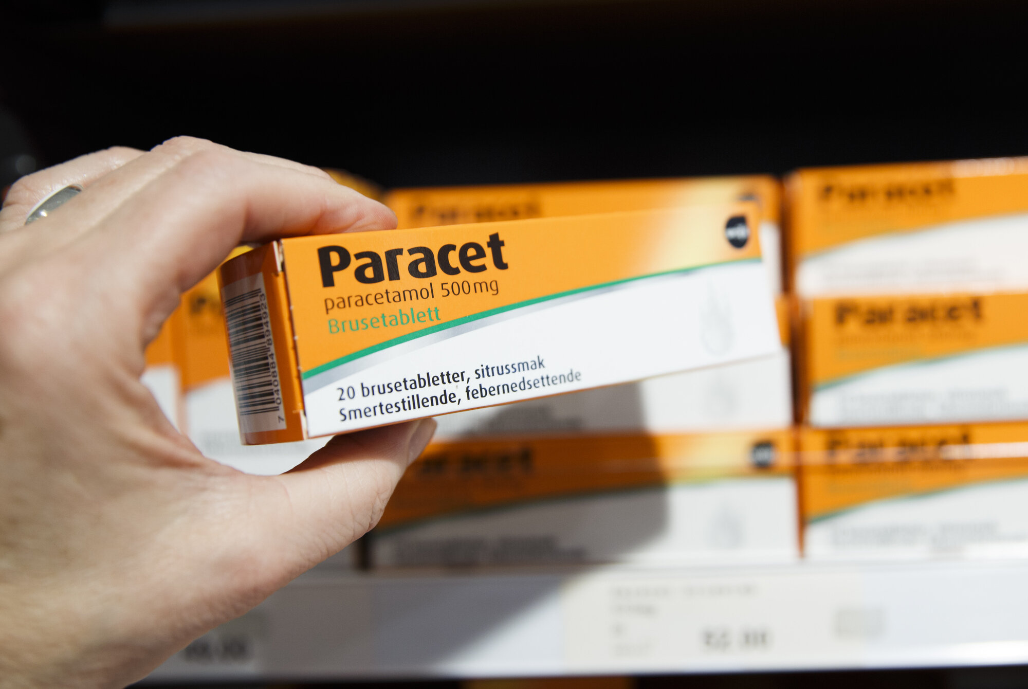 Bildet viser en pakke med Paracet.