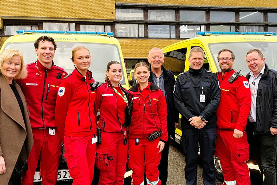 bilde av de ansatte i ambulansetjenesten ved Sykehuset i Telemark