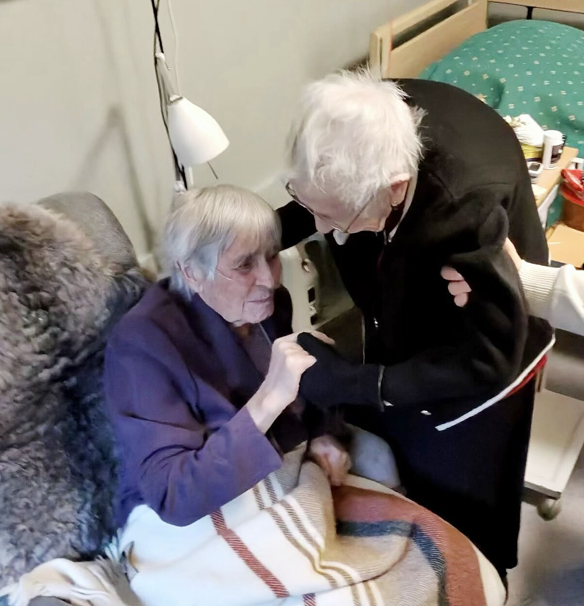 bilde av marta dortea møllerup bernssen og søsteren Brynhild