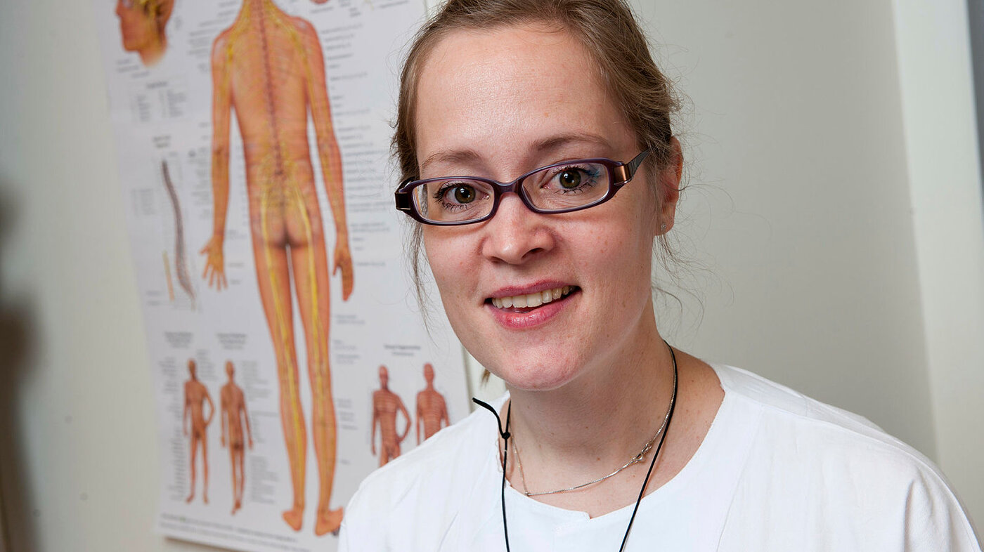 Bildet viser Tone Marte Ljoså som har tatt doktorgrad på pasienters opplevelse av smerter og ubehag ved psoriasis.