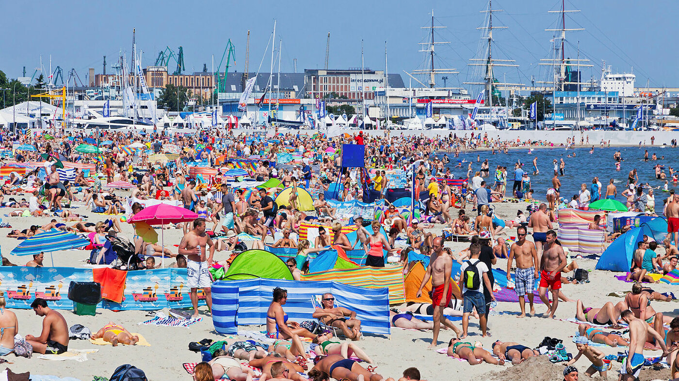 Overfylt strand i Polen
