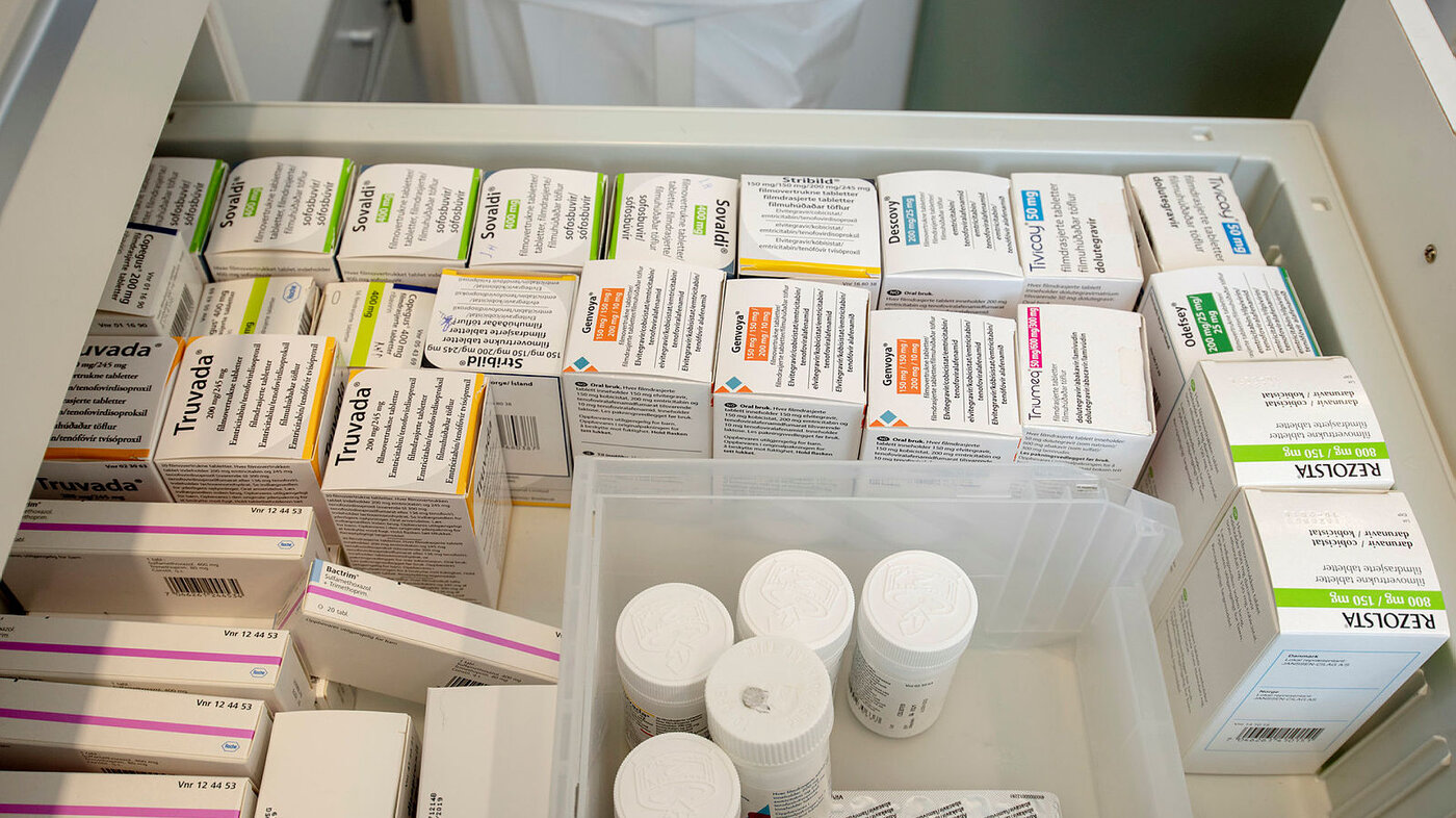 Bildet viser en skuff med hiv-medisiner
