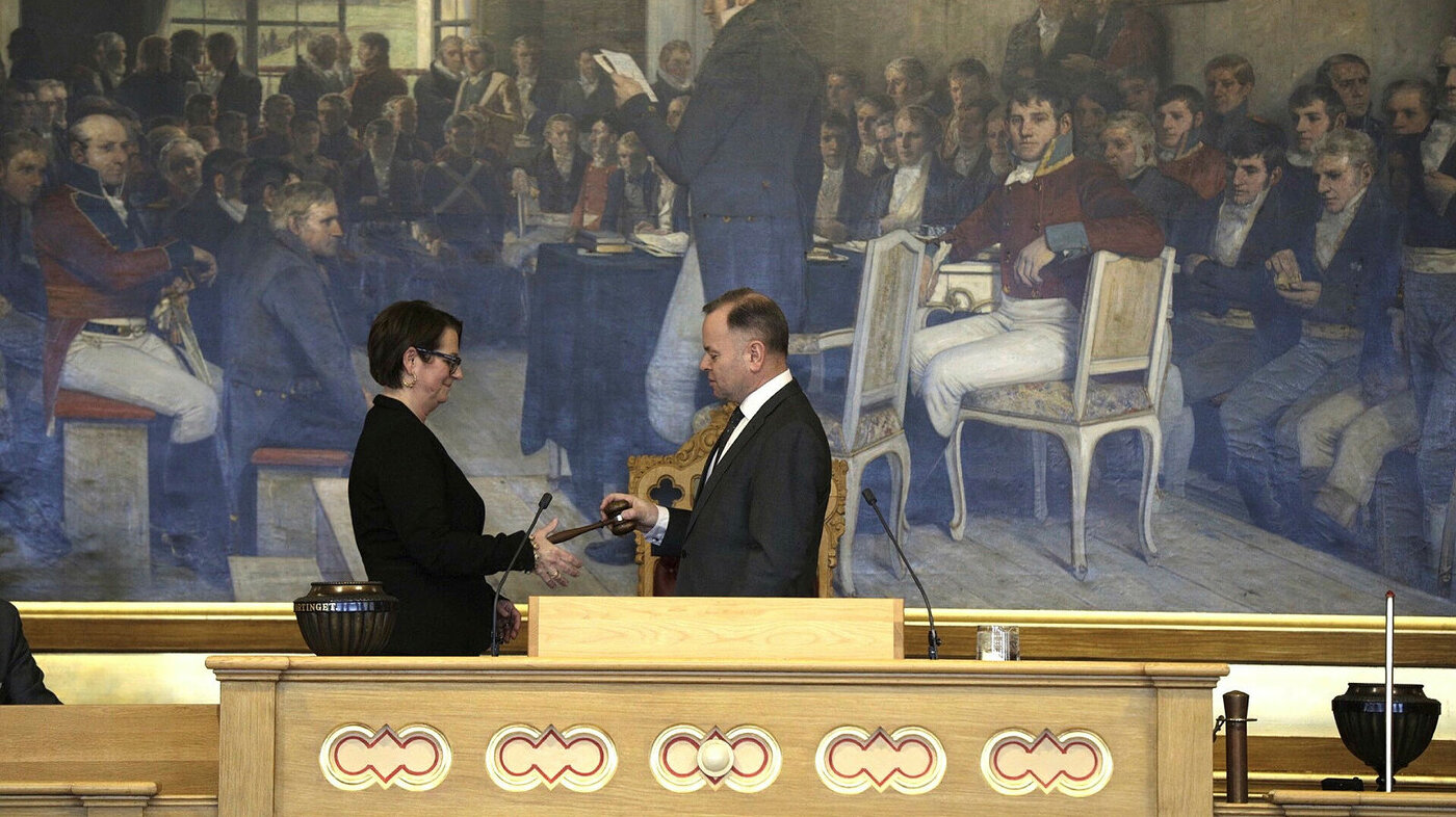 Tone W. Trøen overtar embetet som stortingspresident fra Olemic Thommesen.