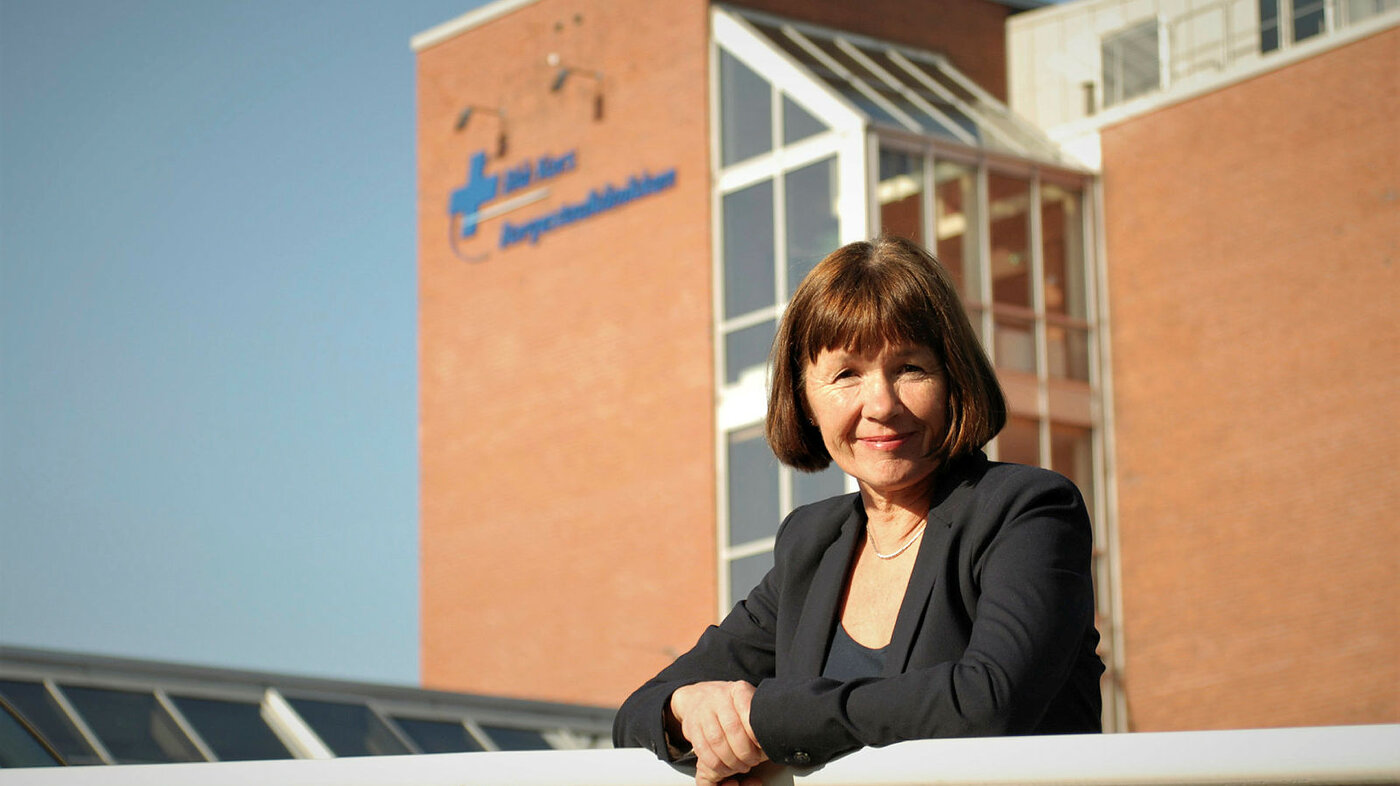 Portrett av Eli Marie Wiig utenfor Borgestadklinikken/KoRus-Sør i Skien.