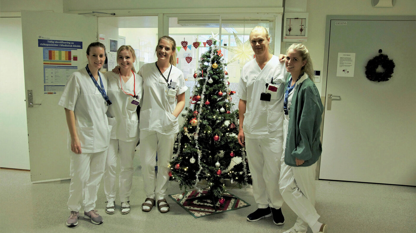 Sykepleiere sprer julestemning