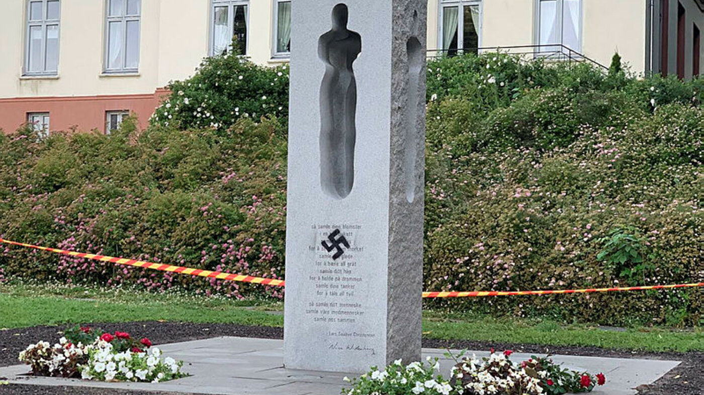 Minnestein Minnestein i Tønsberg etter terrorangrepet 22. juli 2011.
