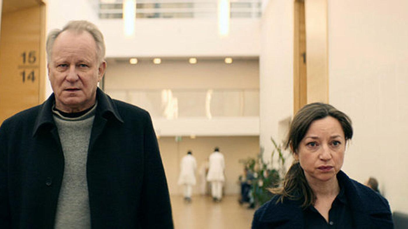 Stillbilder av Stellan Skarsgård og Andrea Bræin Hovig fra filmen "Håp".
