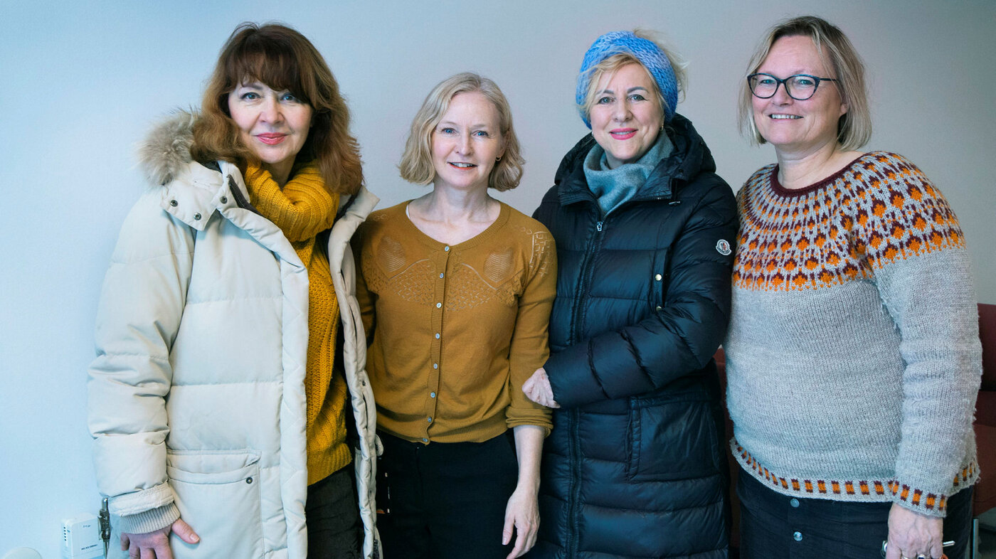 Fra venstre: Iryna Kuzmenkova fra Ukraina, Wenche Meier (helsesykepleier) Larysa Onikii fra Ukraina og sykepleier Rita Standal. Reportasje om migrasjonshelse. Sykepleiere og asylsøkere/flyktninger.