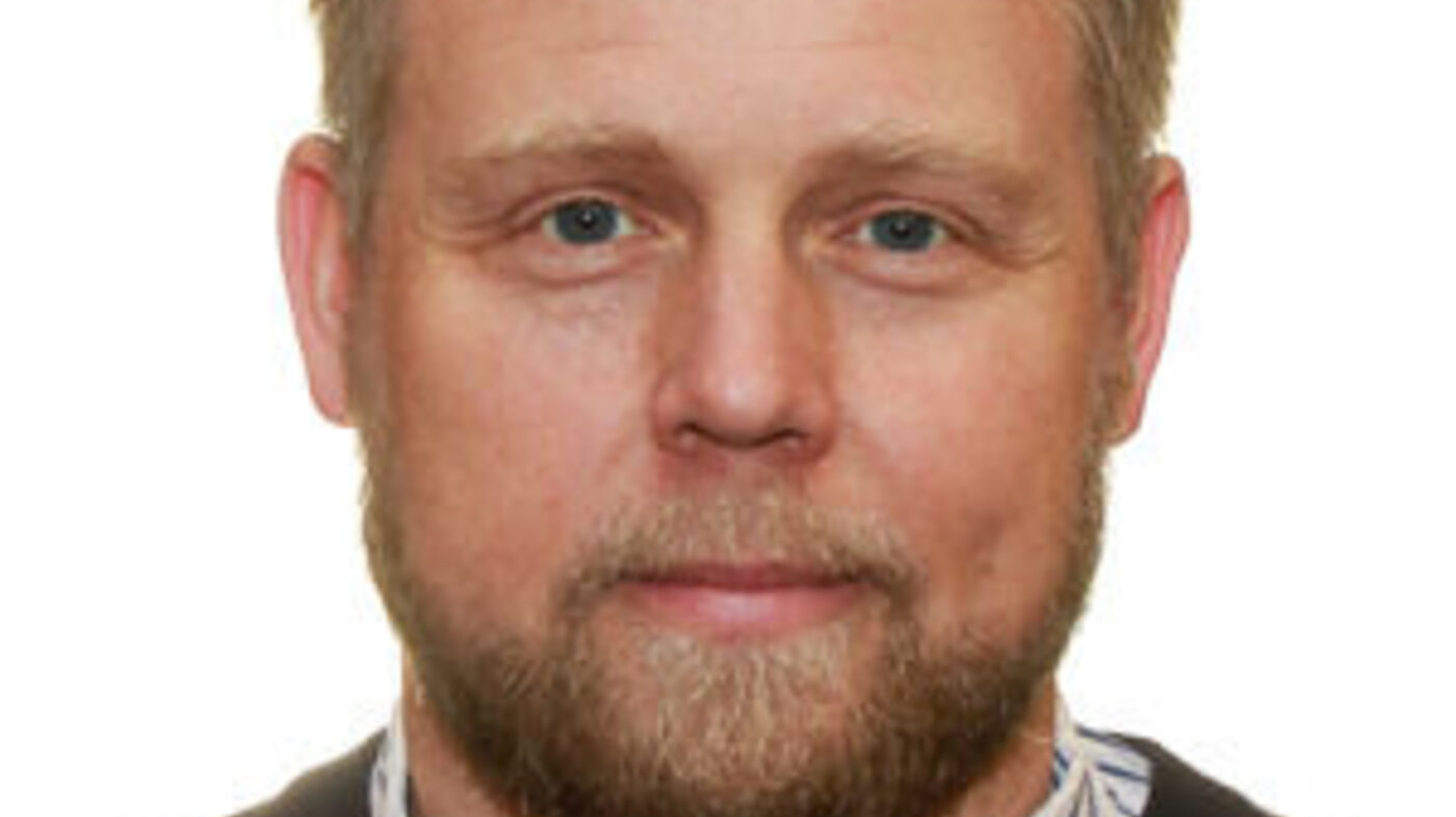 Jacob Holter Grundt mener det kan være mye å hente på at gravide drikker mindre sukkerbrus. Portrett av barnelege Jacob Holter Grundt.