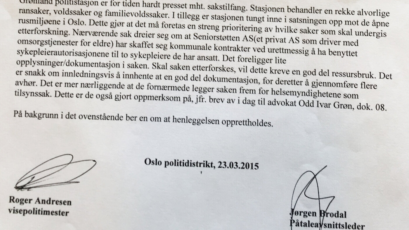 Bildet viser papir fra politiet