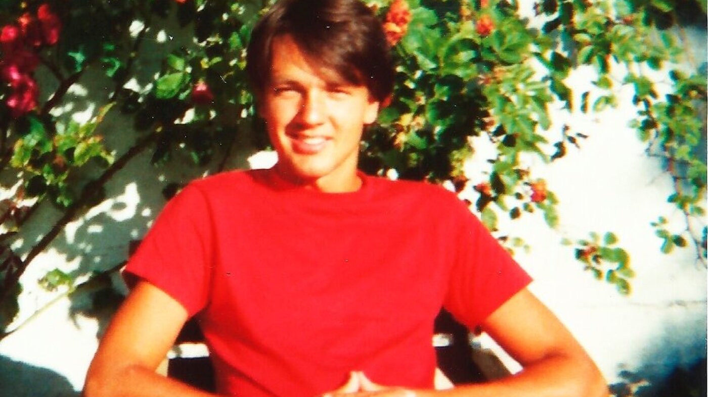 bildet viser Preben Aavitsland i hagen i 1982