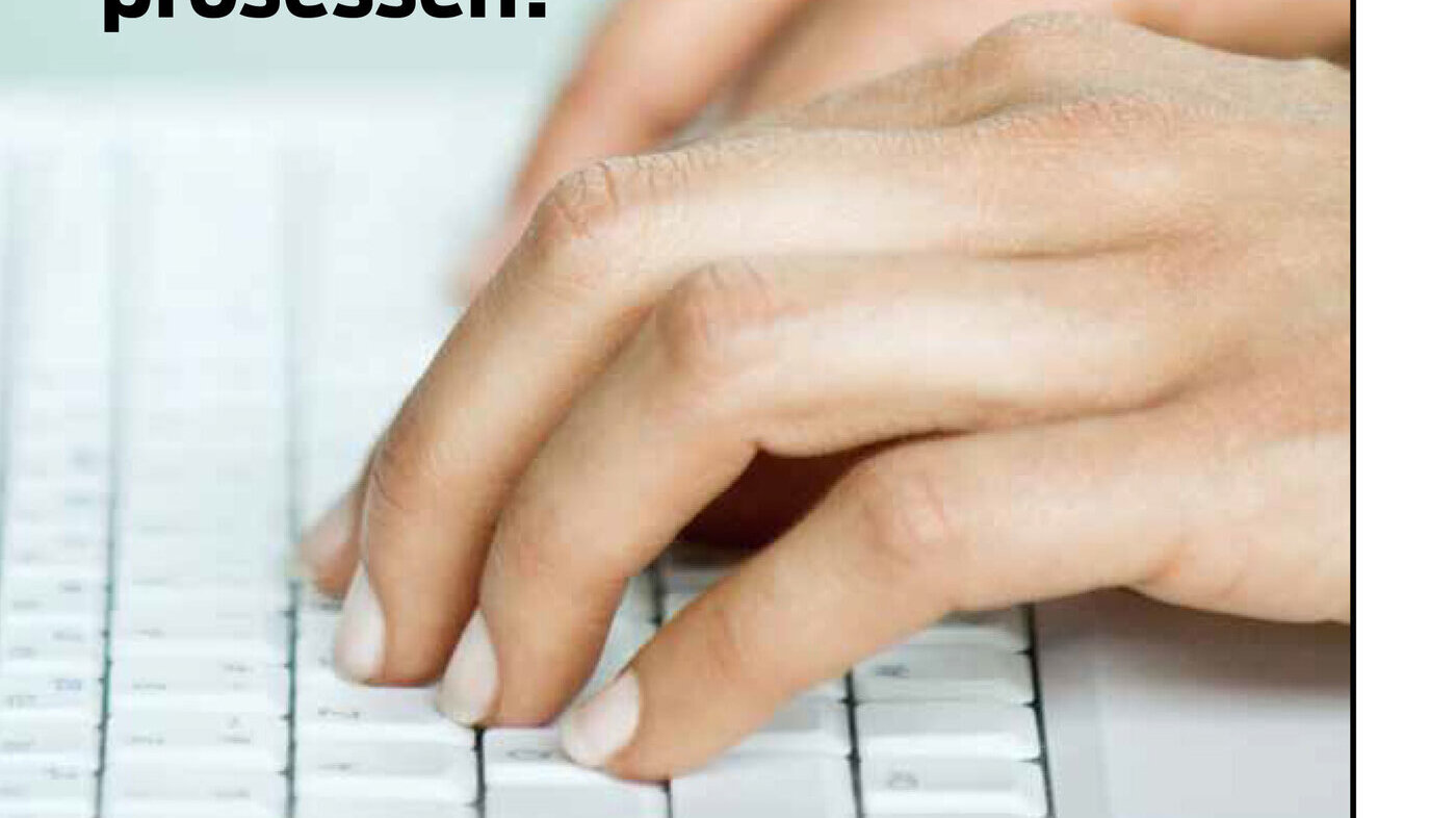 Bilde av forsiden: Fingre på tastaturet