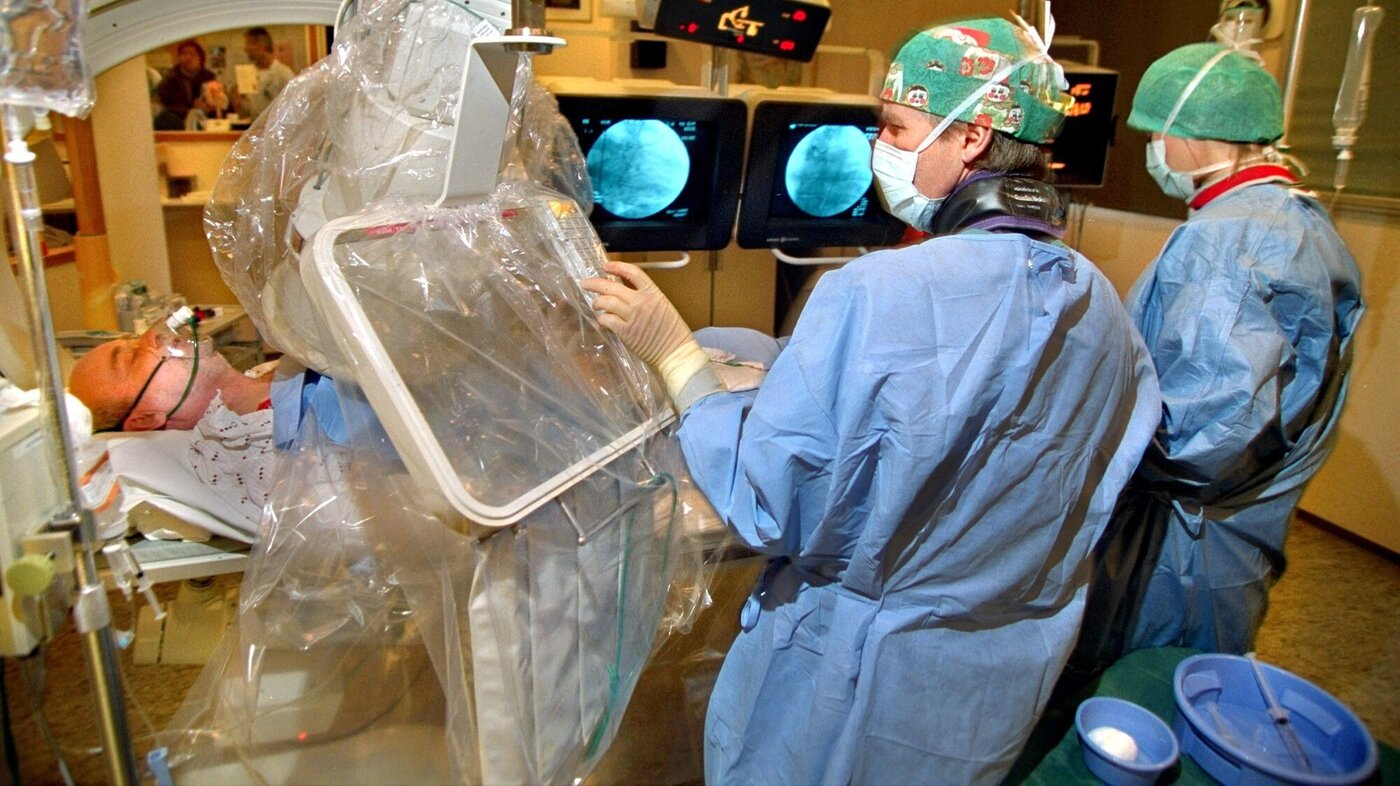 Bildet viser en pasient som hadde akutt hjerteinfarkt og fikk blokket ut åren