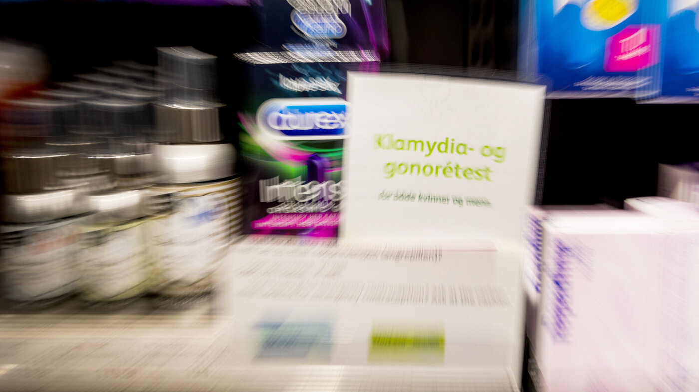 Bildet viser testpakker for klamydia.